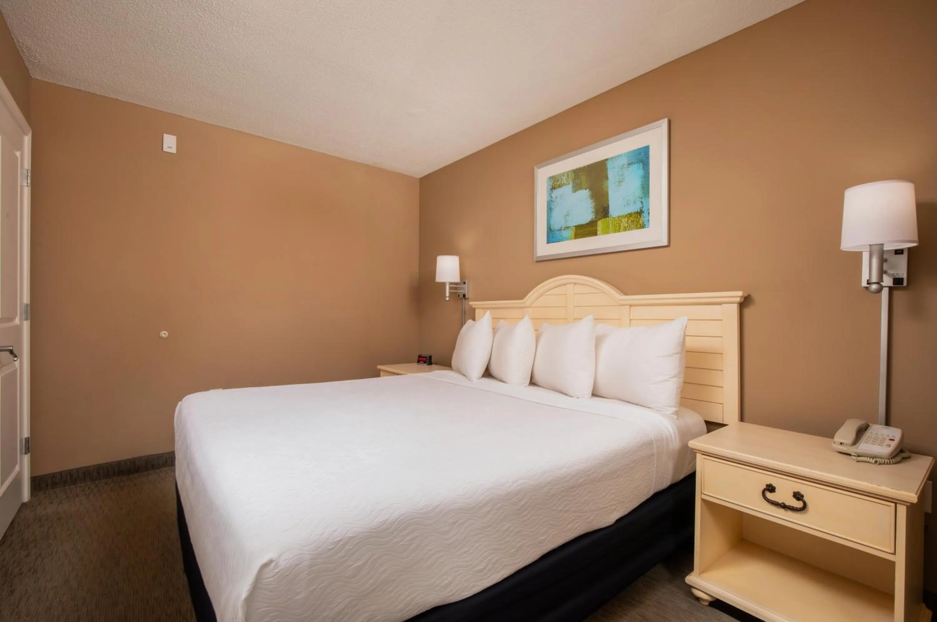 Bedroom, Bed in Avista Resort