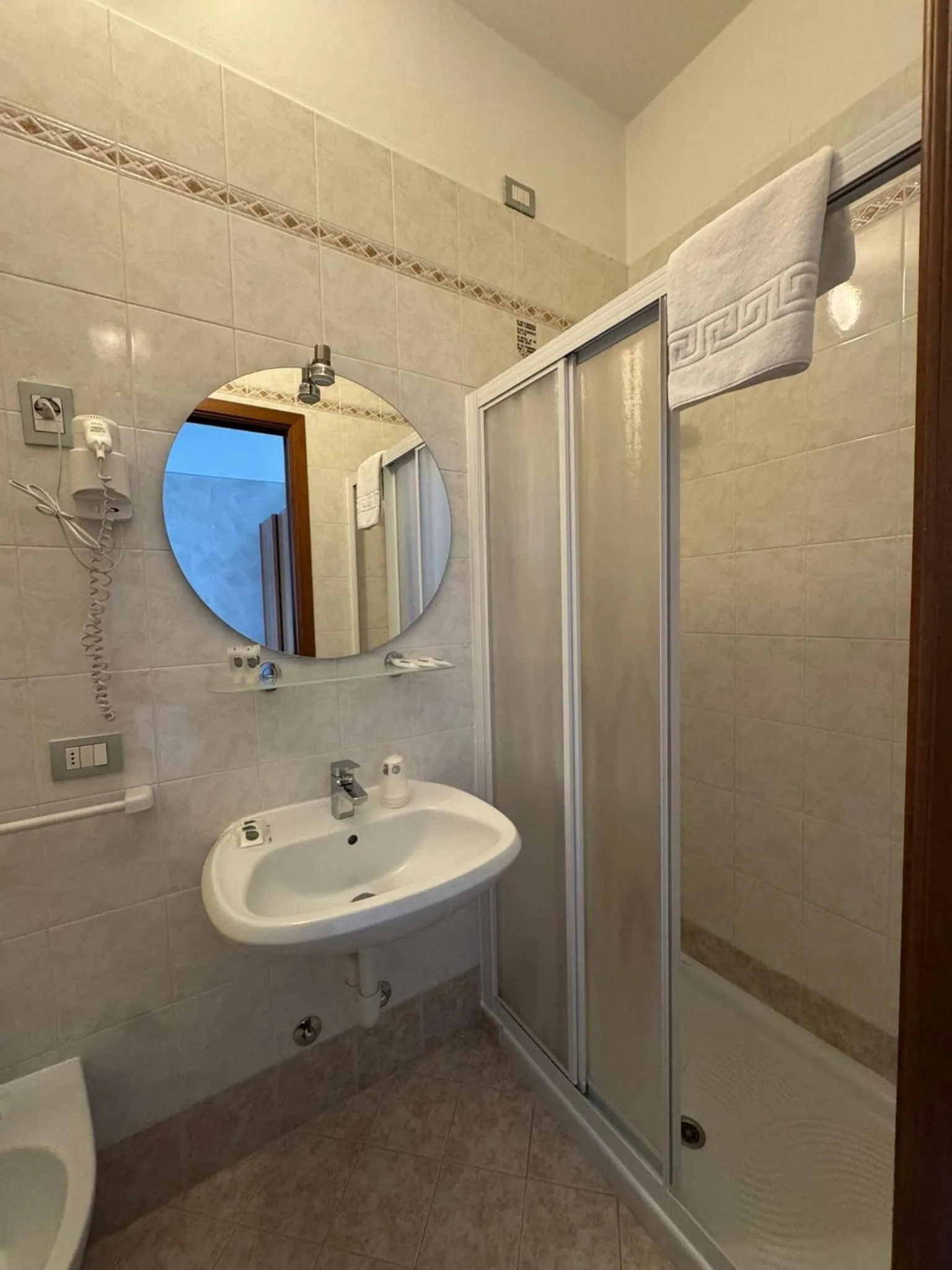 Triple Room - Disability Access in Hotel Bel Sito Peschiera