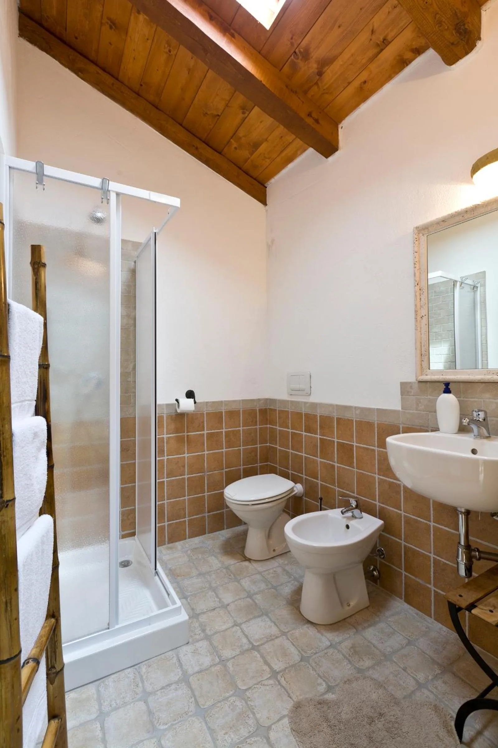 Shower in B&B Stentadì