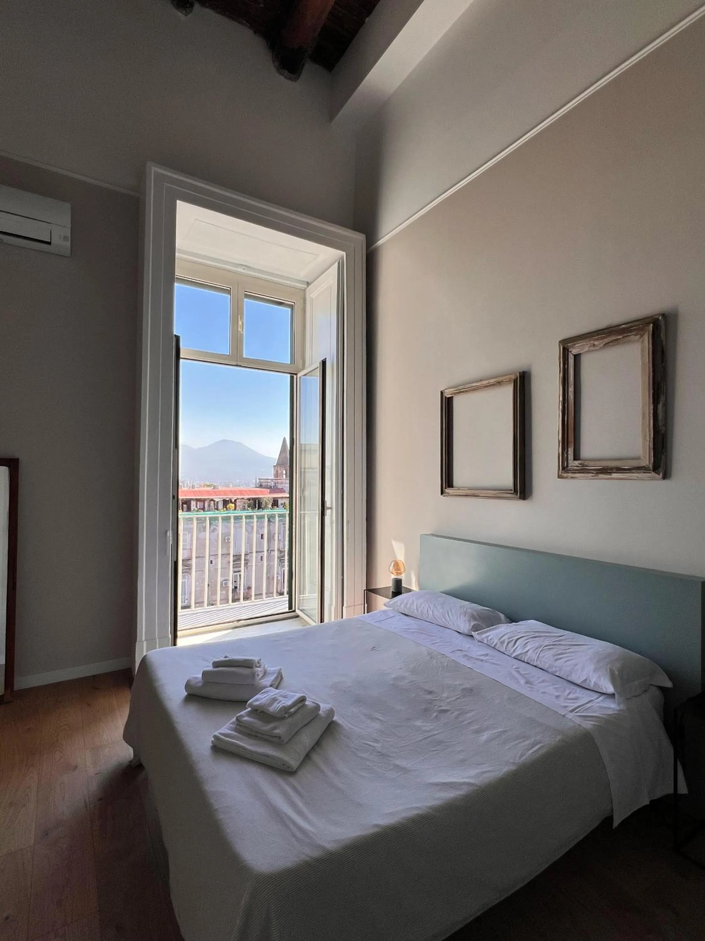 View (from property/room), Bed in Bellini View