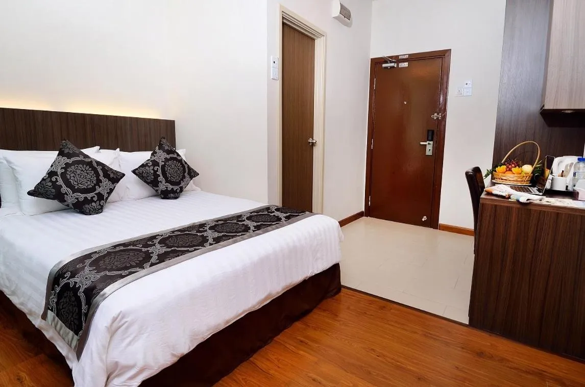 Photo of the whole room, Bed in Holiday Villa Hotel & Suites Kota Bharu - Wakaf Che Yeh, Night Market