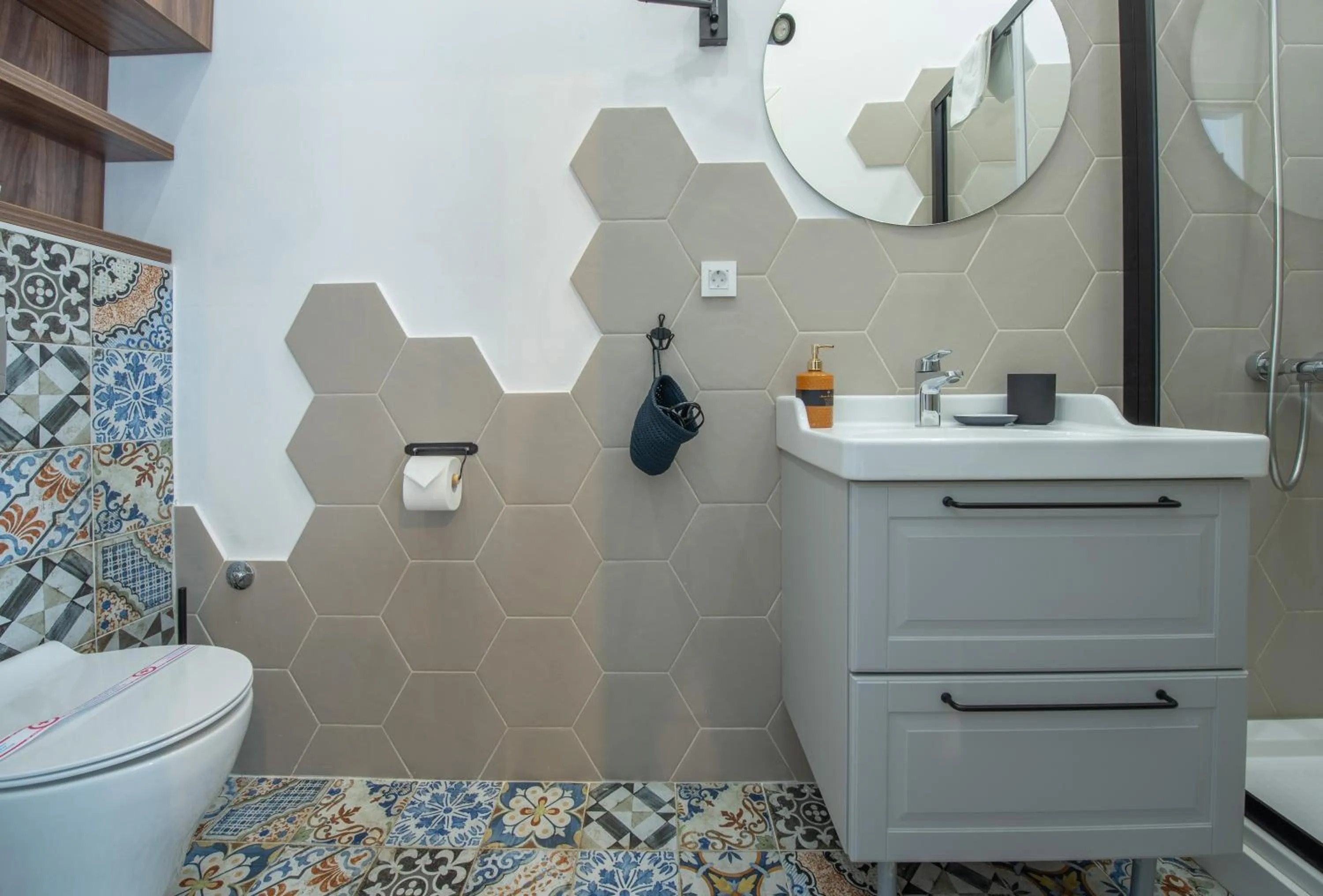 Bathroom in Kotor Nest