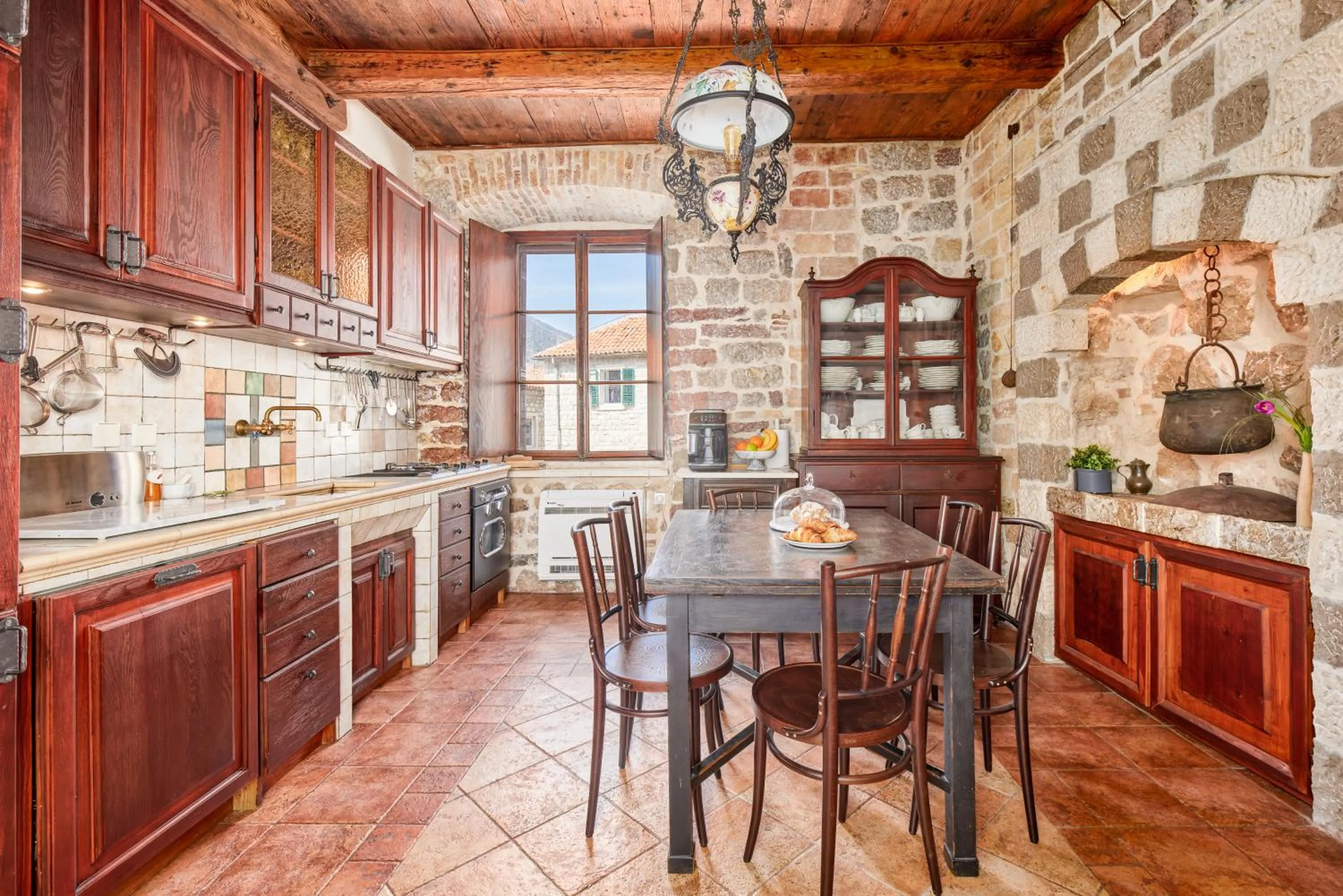 Kitchen or kitchenette in Kotor Nest