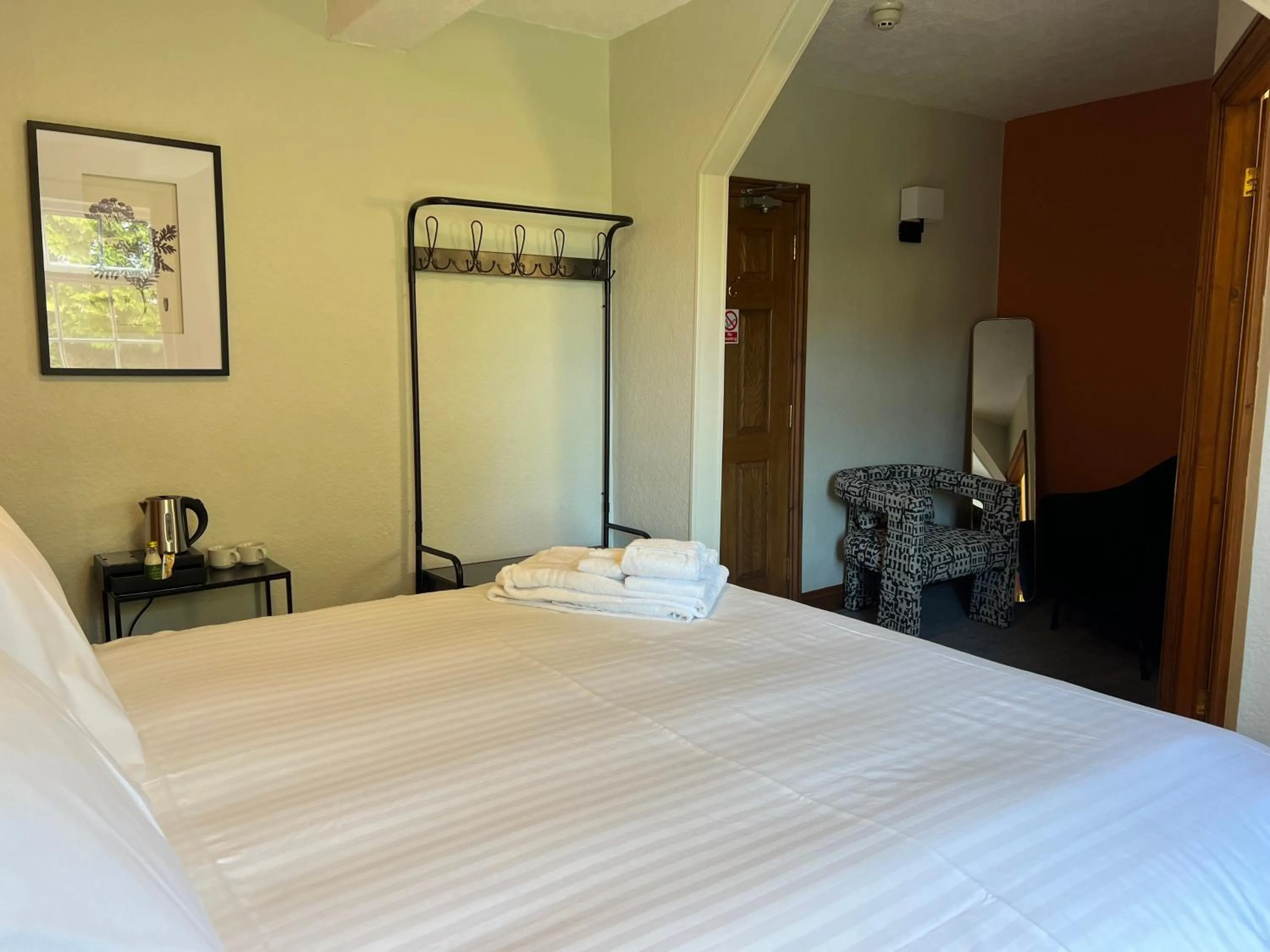 Bedroom, Bed in The Kings Arms Temple Sowerby