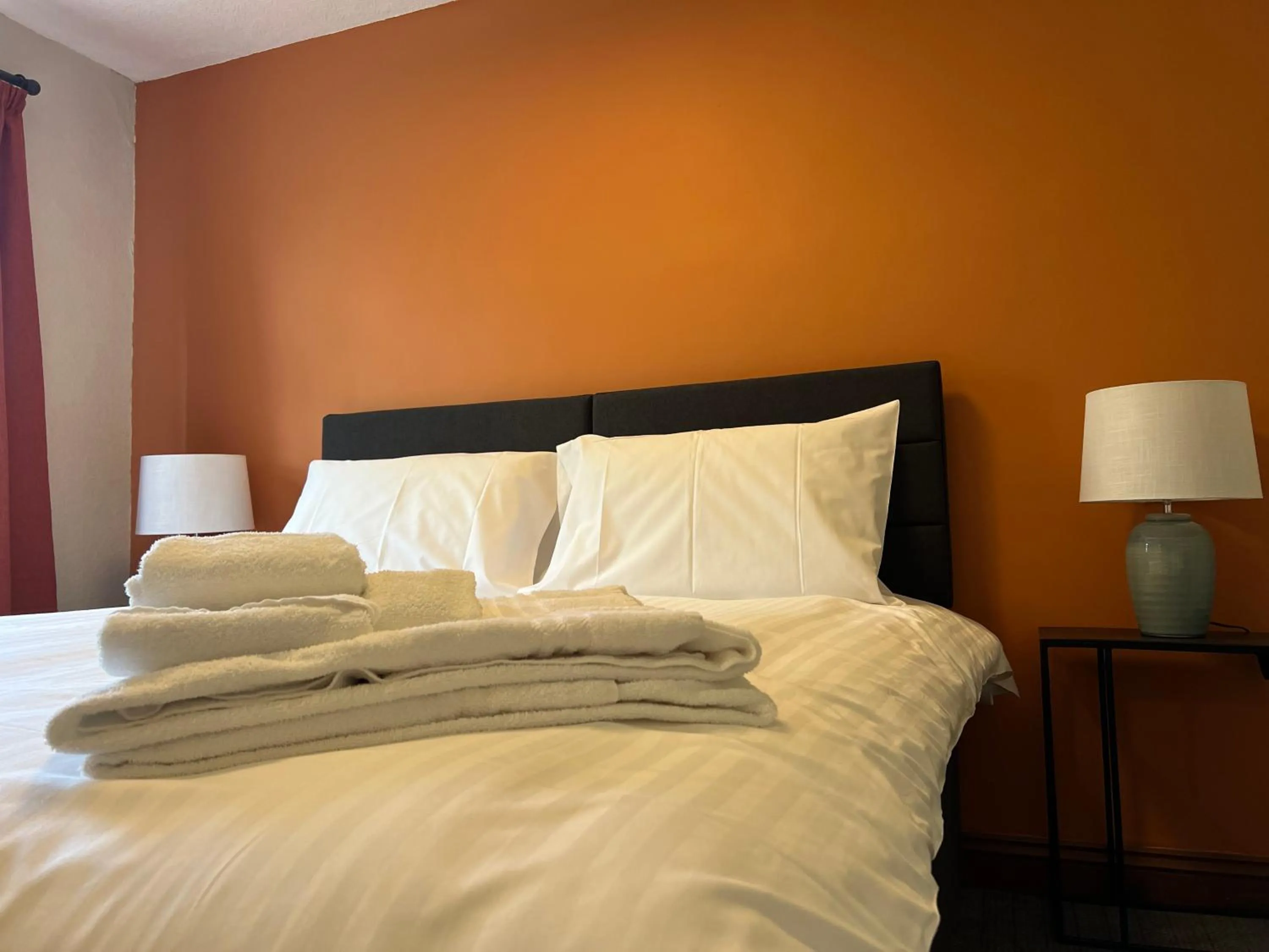 Bedroom, Bed in The Kings Arms Temple Sowerby