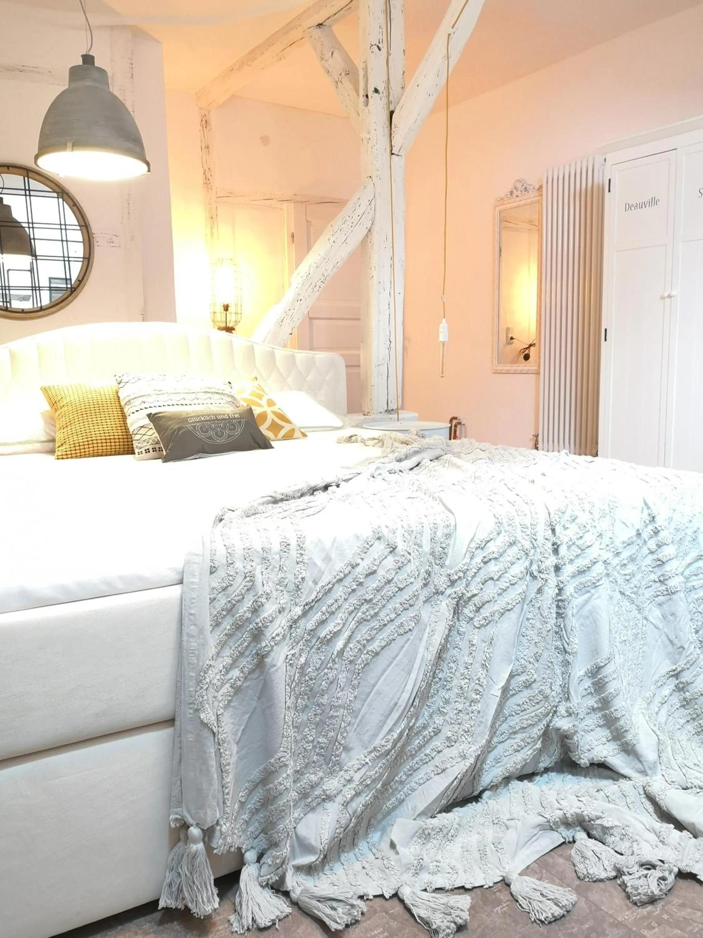 Bed in LANDHOTEL 1707 by Landgasthof Zickler