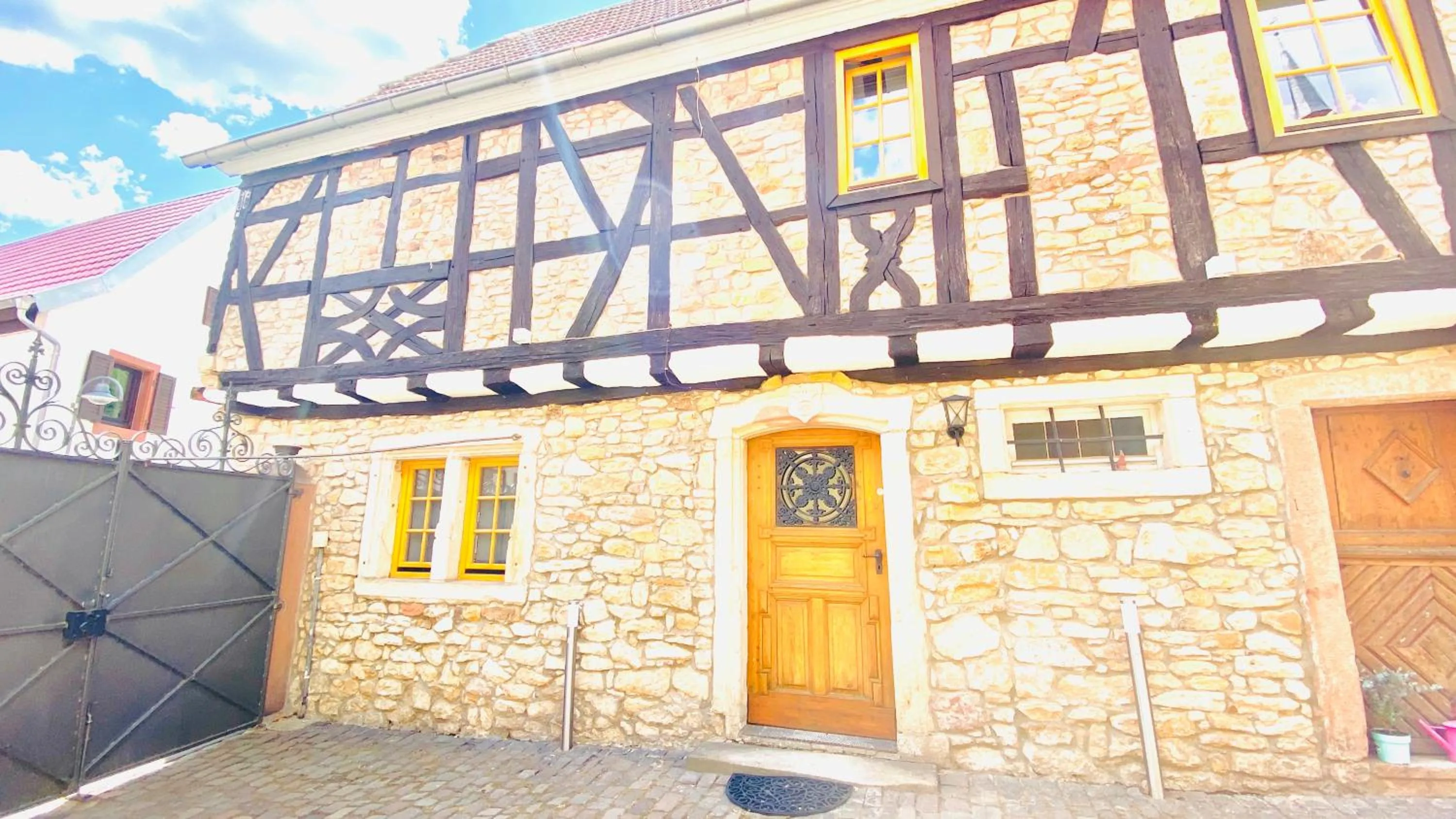 Property building in LANDHOTEL 1707 by Landgasthof Zickler