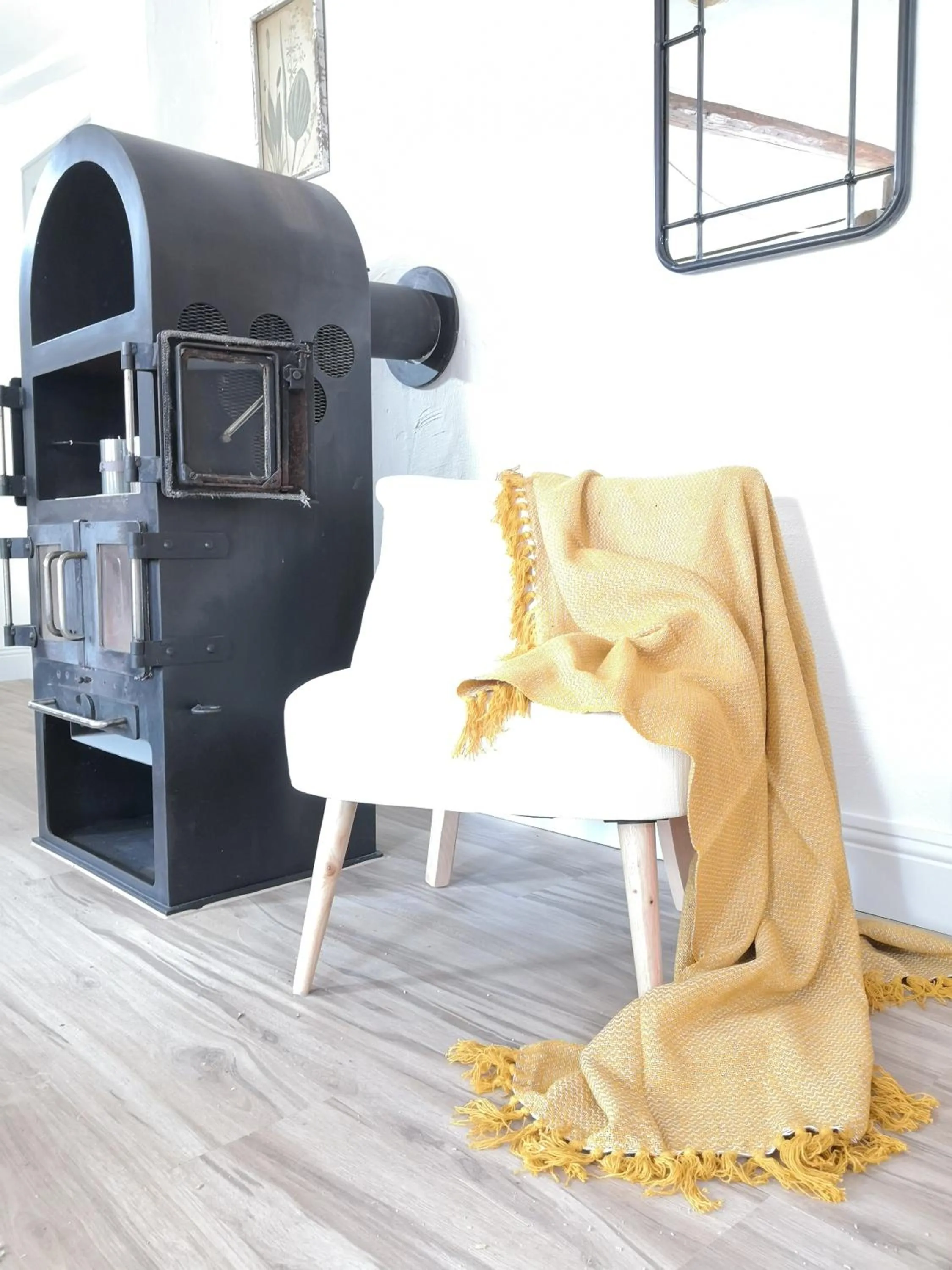 Seating area in LANDHOTEL 1707 by Landgasthof Zickler