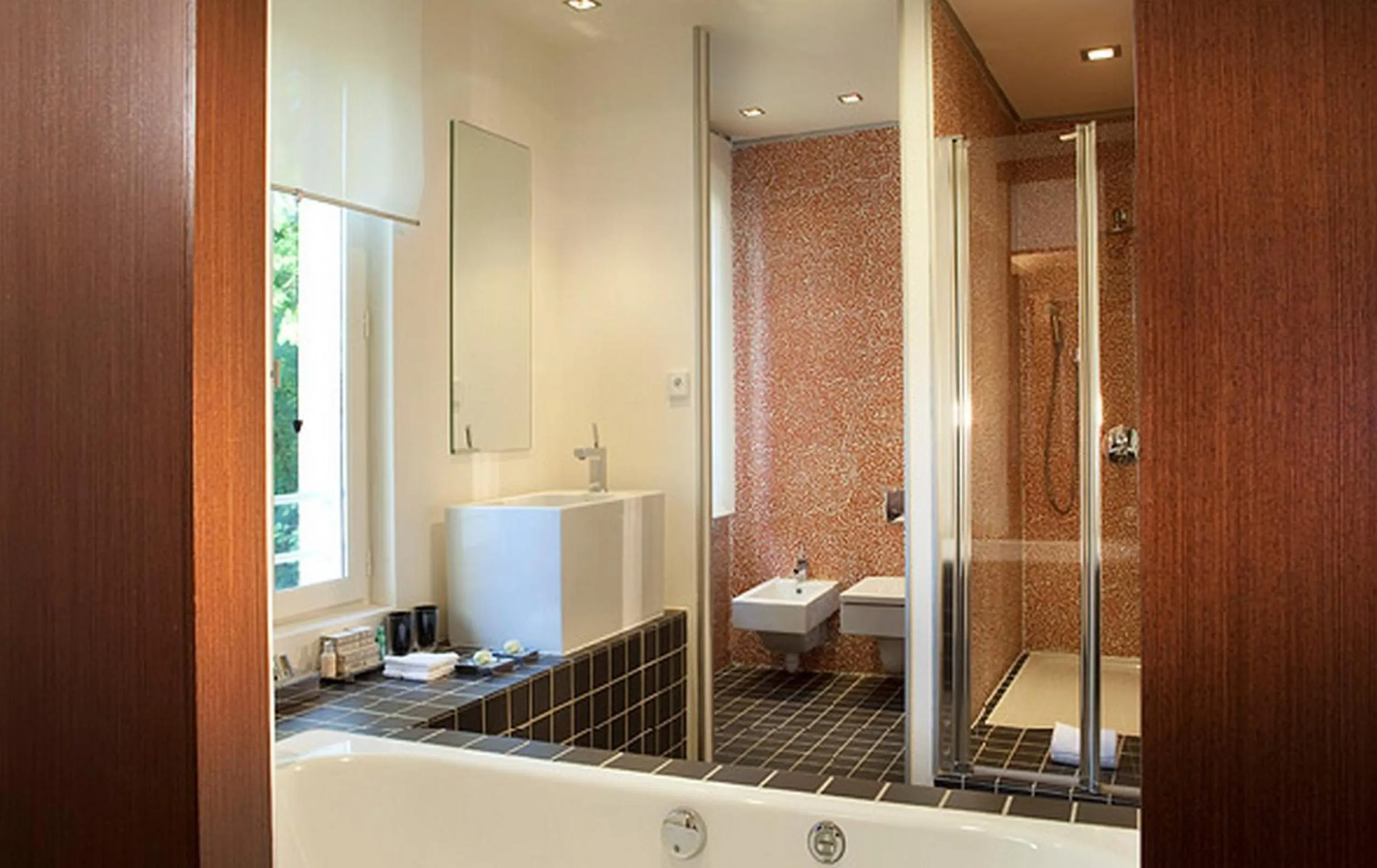 Bathroom in Les Pleiades Hôtel-Spa-Restaurant