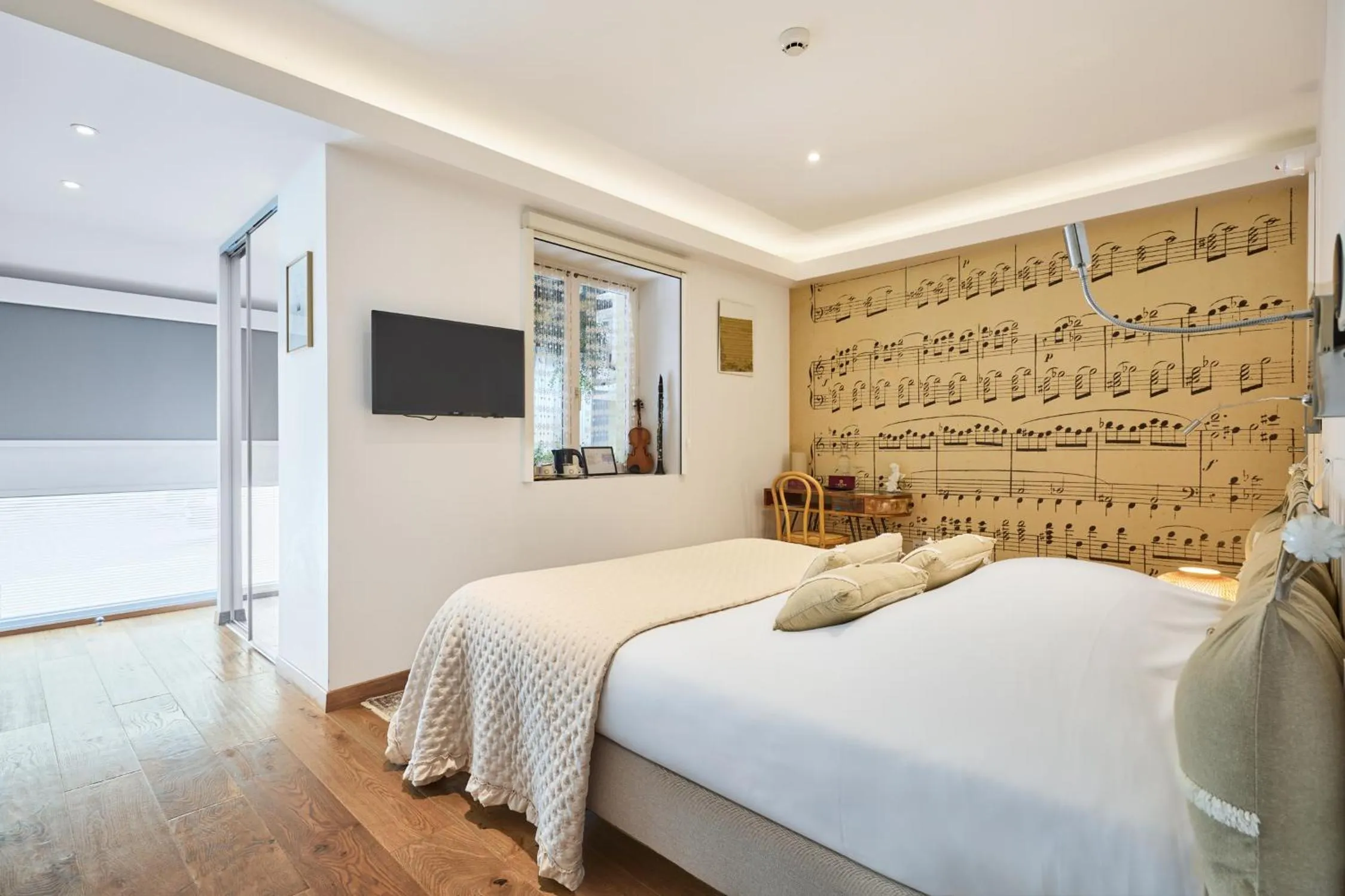 Bed in The Originals Boutique, Hôtel de la Balance, Montbéliard