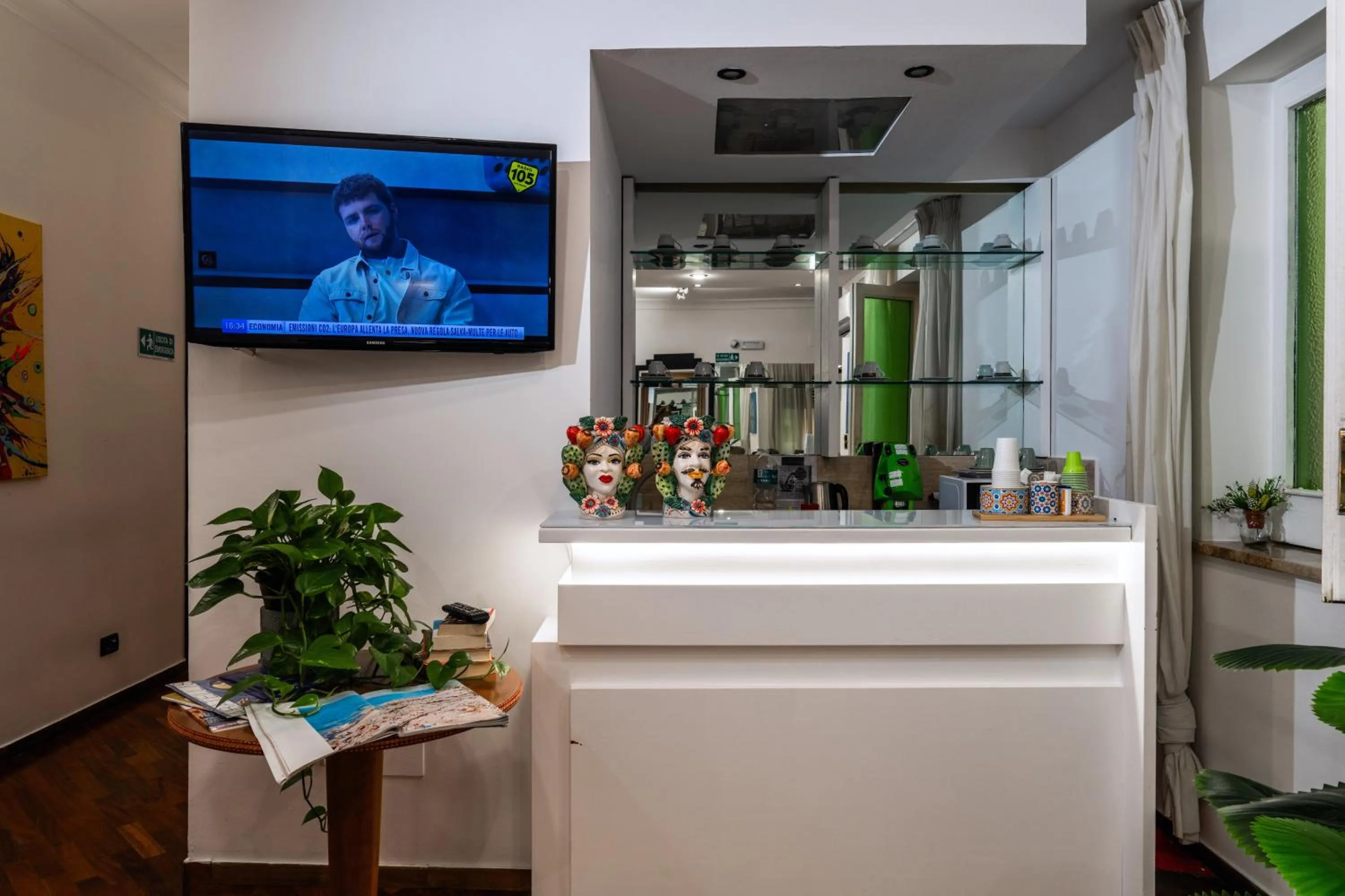 Communal lounge/ TV room in Hotel City Center