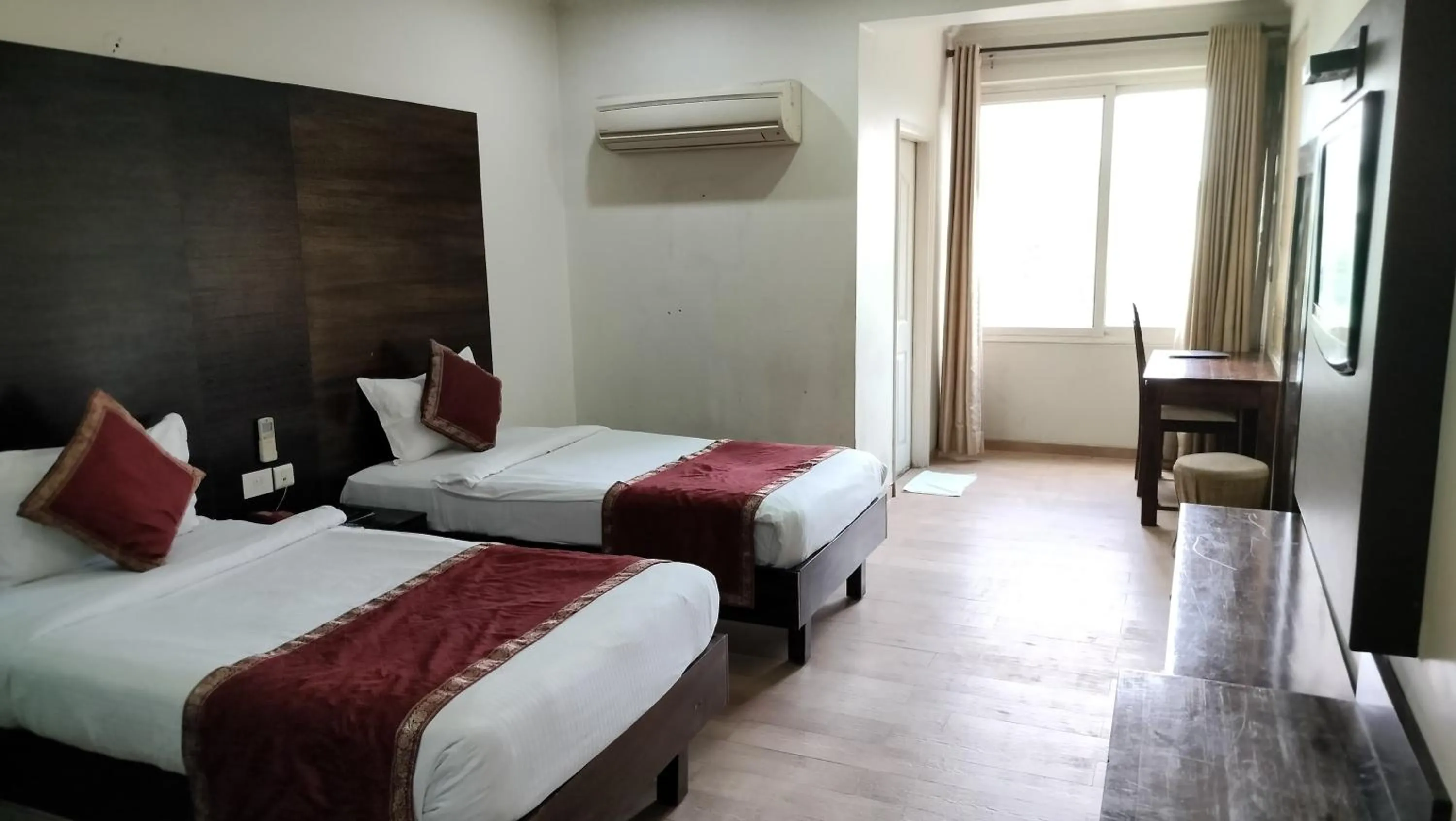 Photo of the whole room, Bed in 66 Residencey