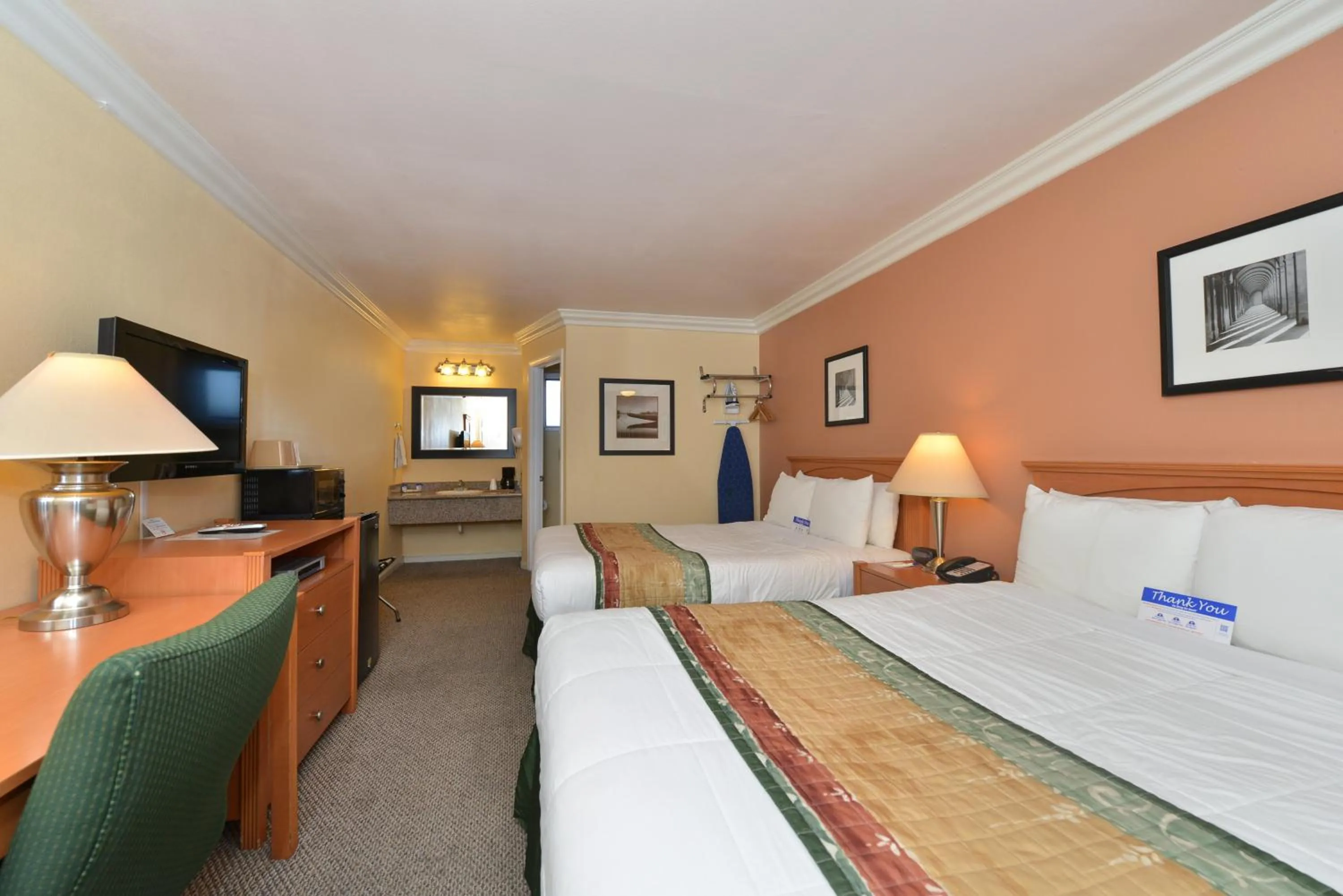 Bedroom, Bed in Inn by the sfo