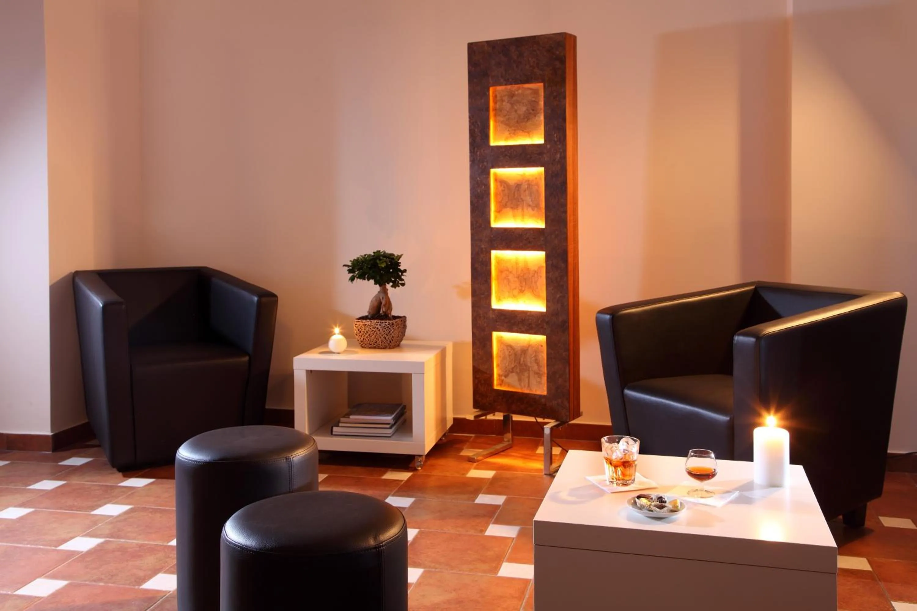 Lounge or bar in Hearth Hotel