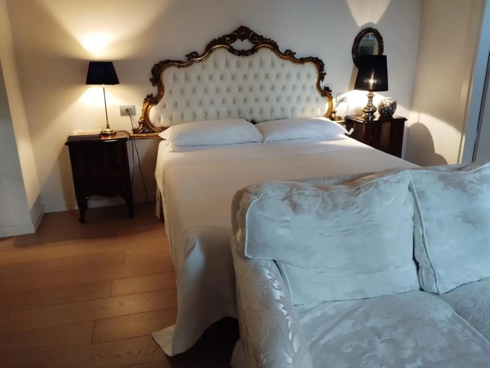 Two-Bedroom Superior Apartment in Romeo e Giulietta Appartamenti