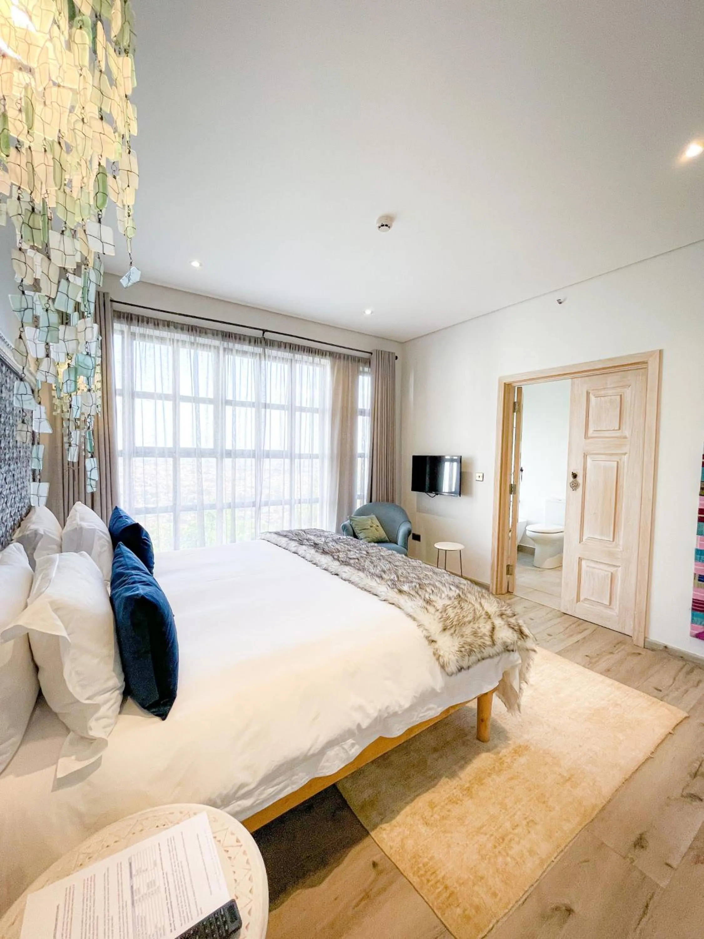 Bed in Latitude 0 Degrees