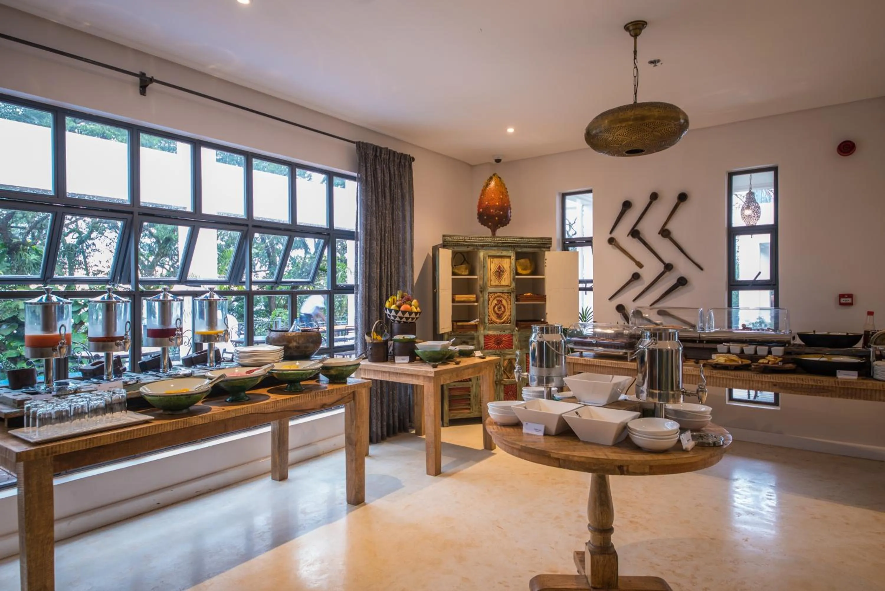 Breakfast in Latitude 0 Degrees