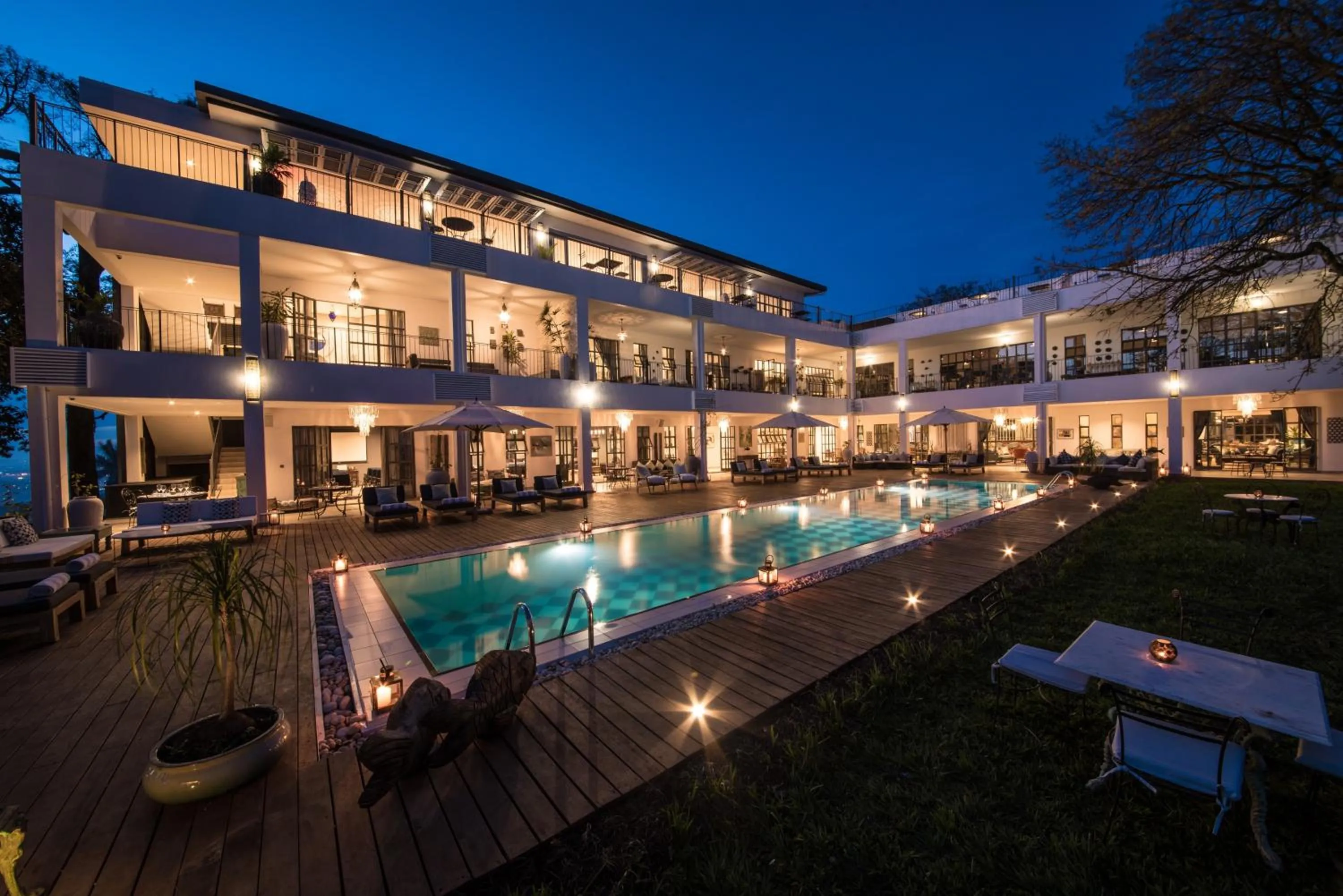 Pool view in Latitude 0 Degrees