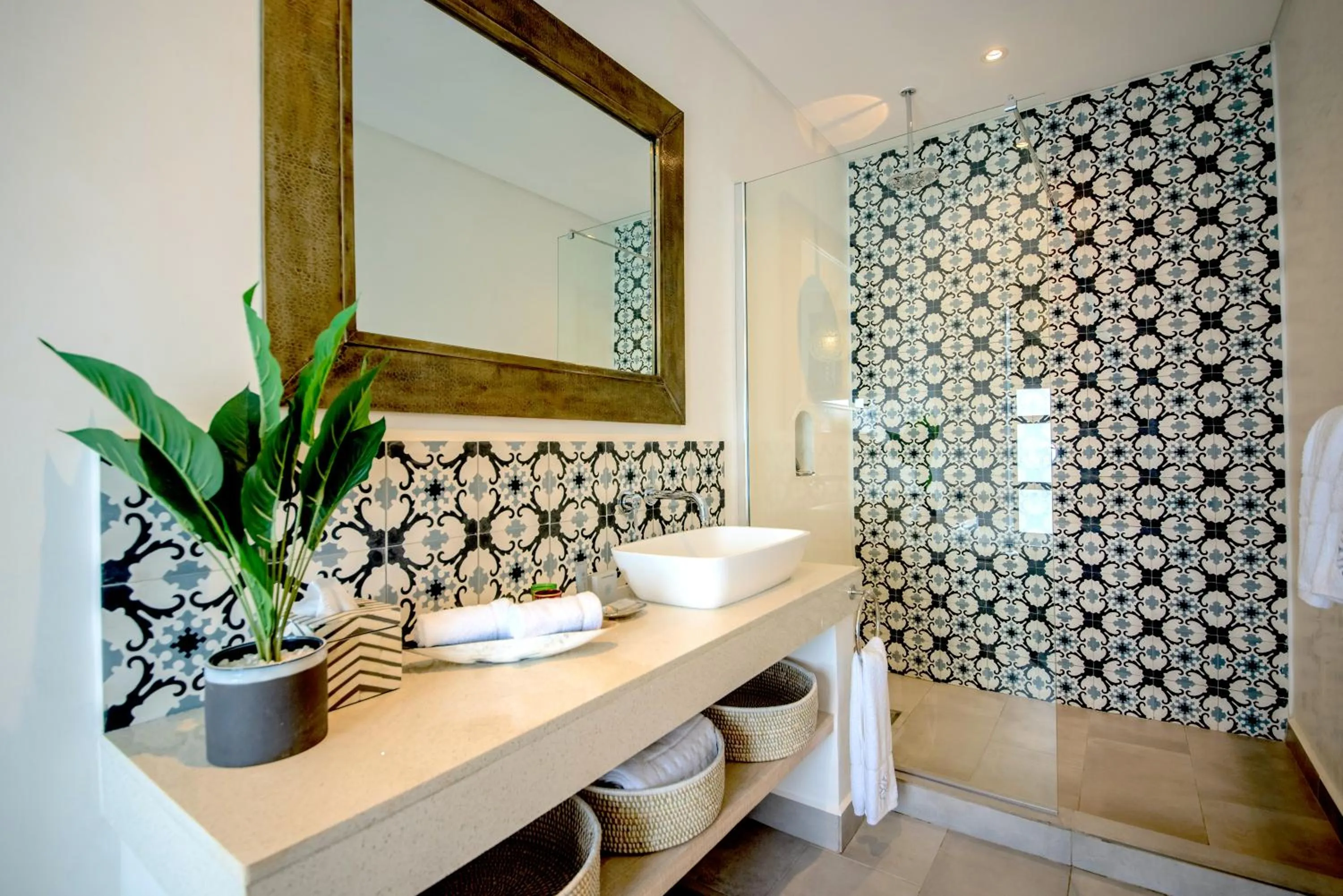 Bathroom in Latitude 0 Degrees