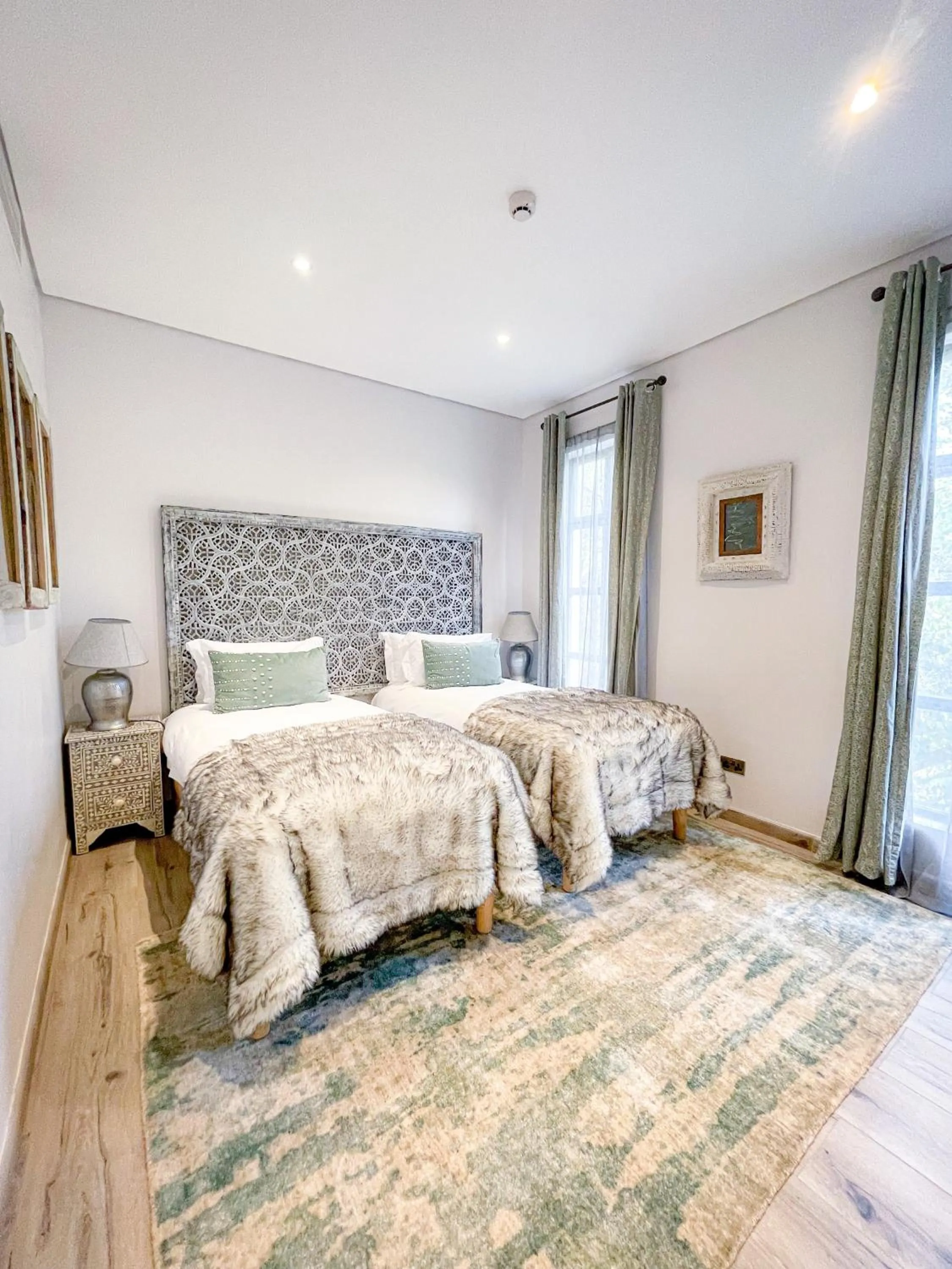 Bed in Latitude 0 Degrees