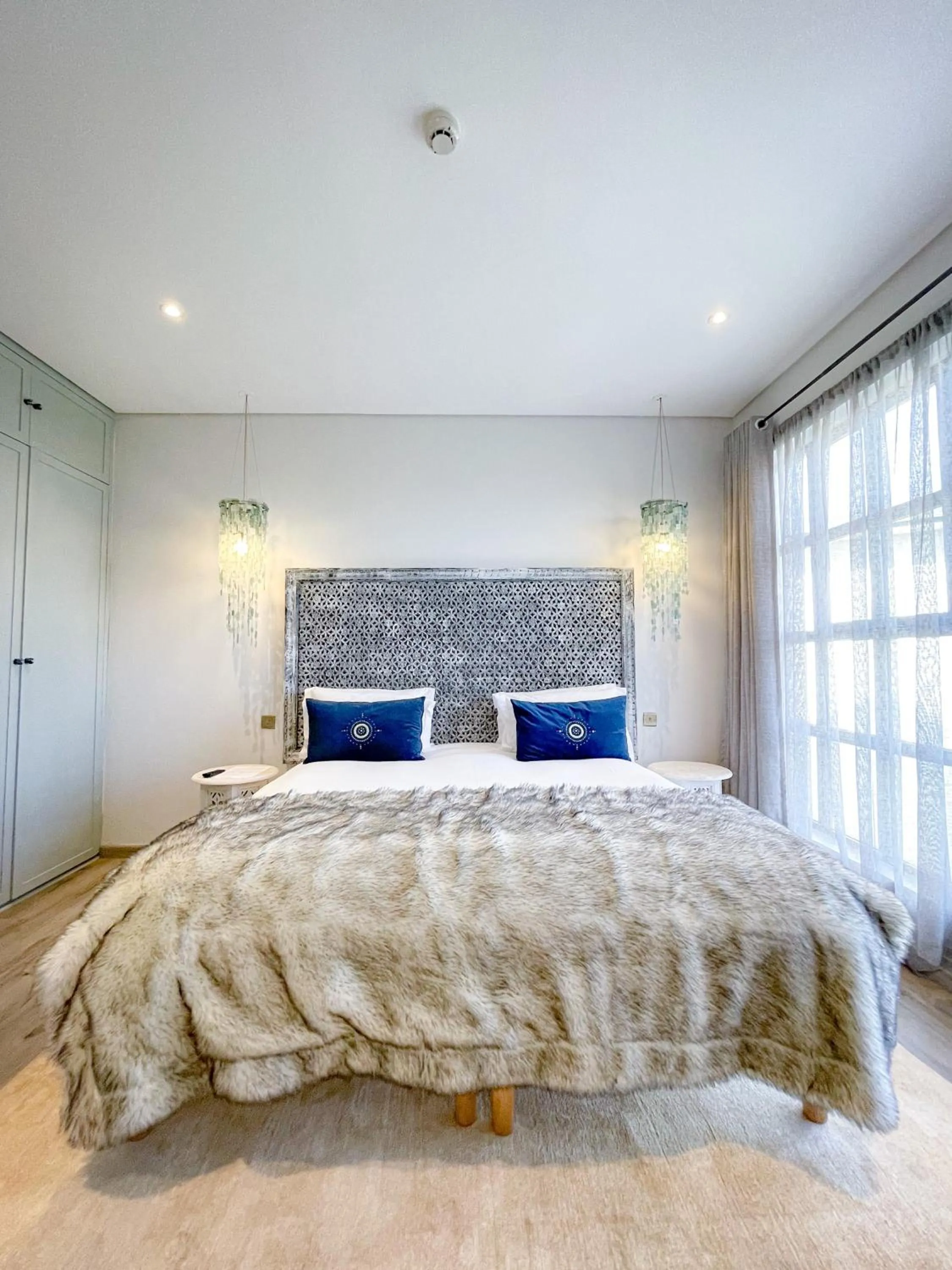 Bed in Latitude 0 Degrees