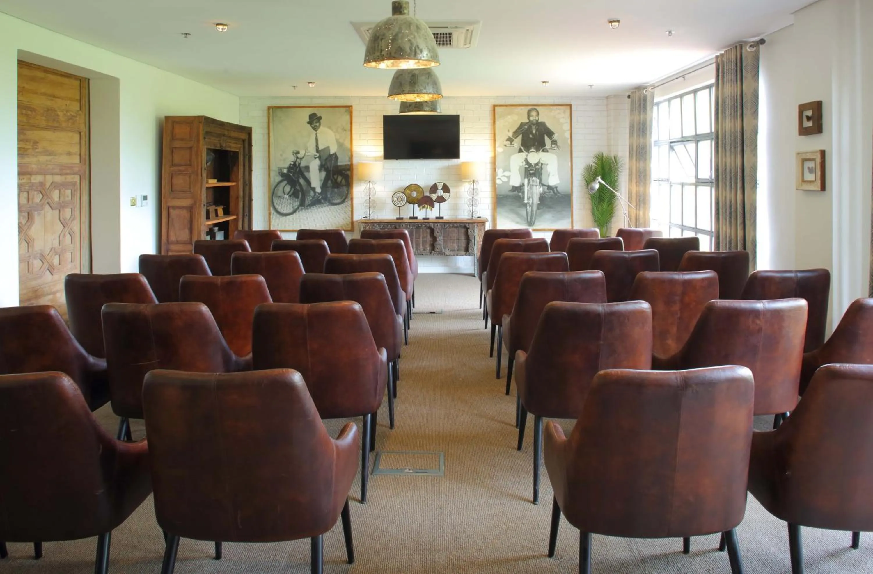 Meeting/conference room in Latitude 0 Degrees