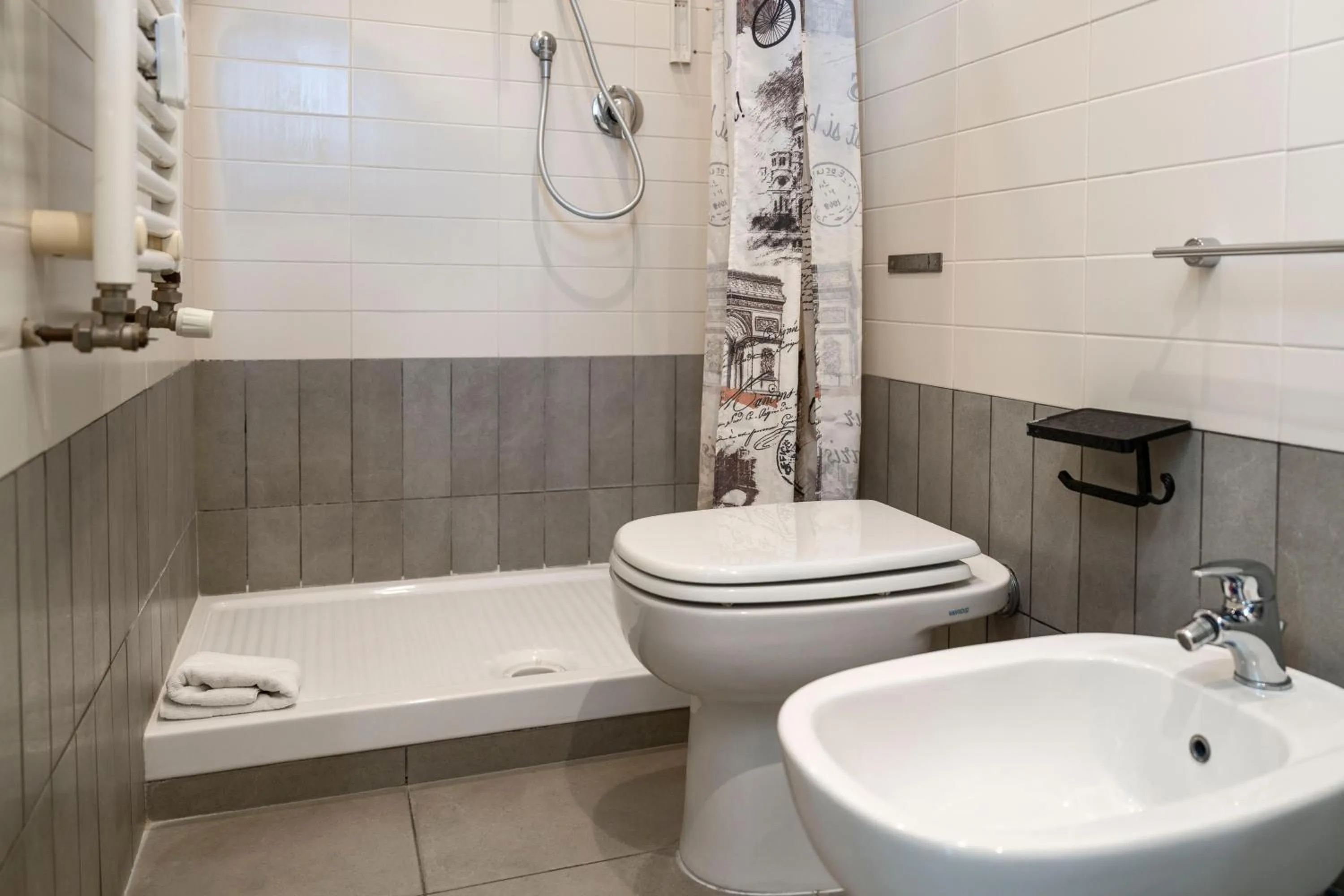 Bathroom in St. Peter Central Rooms B&B