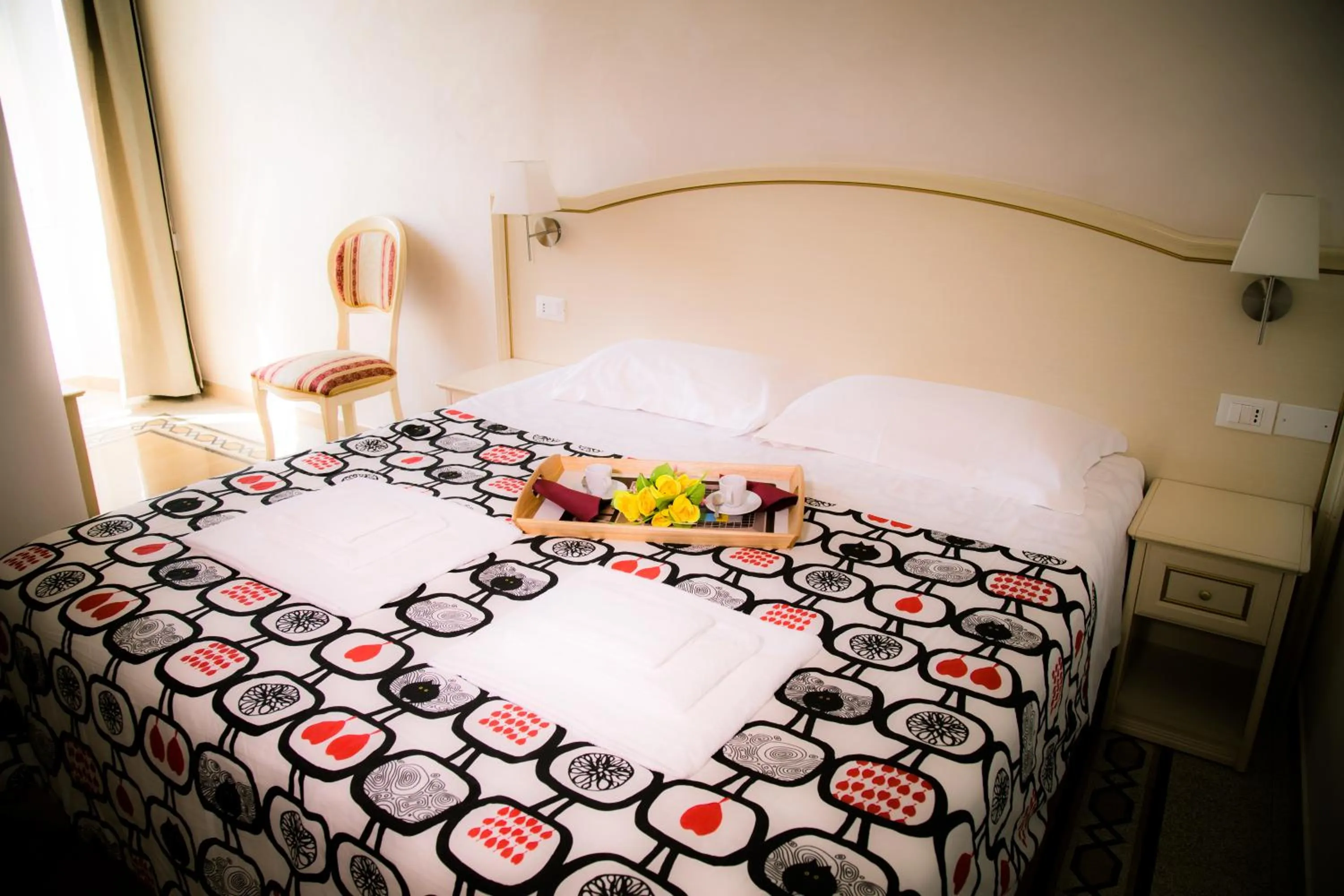 Photo of the whole room, Bed in St. Peter Central Rooms B&B