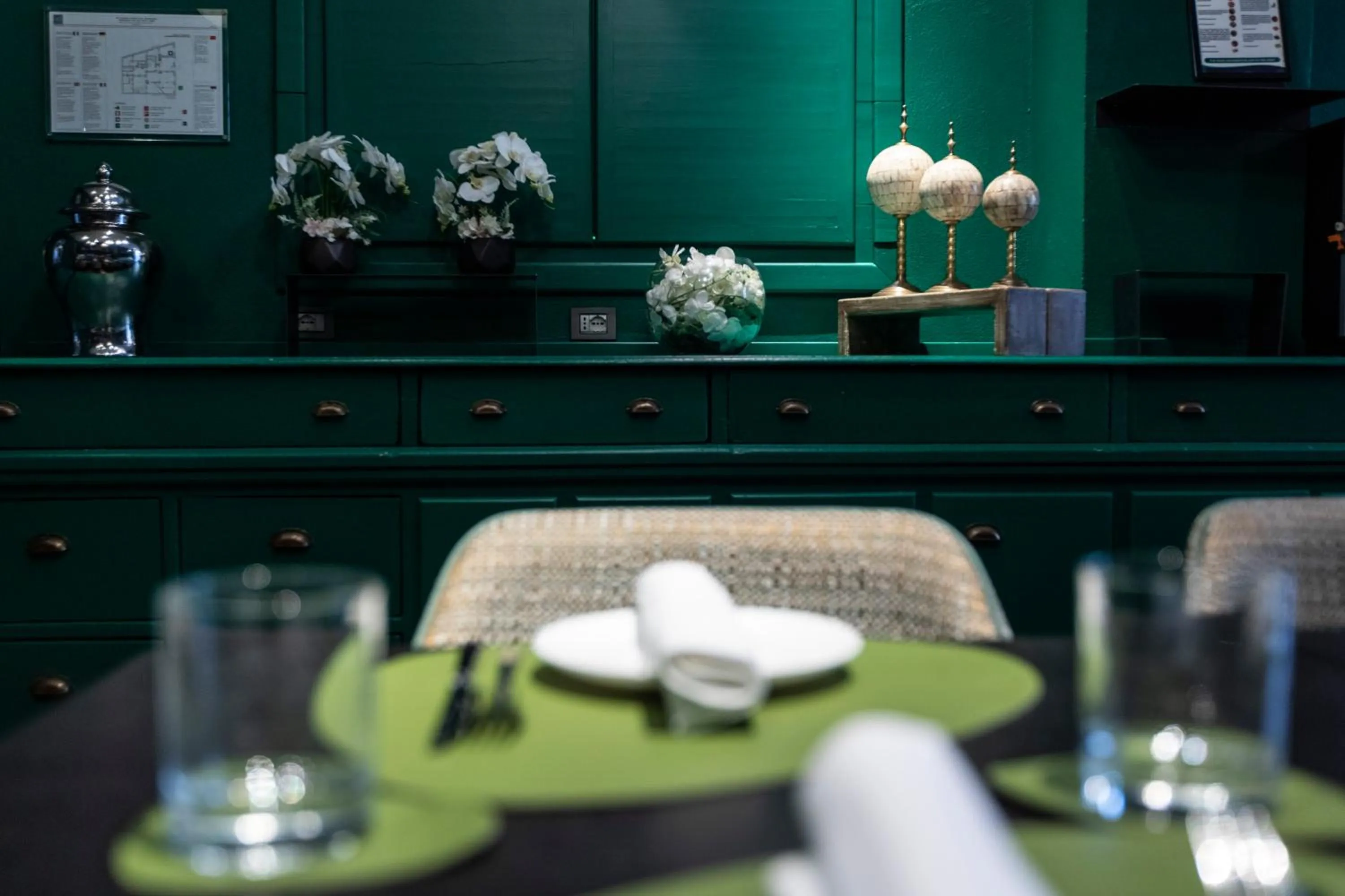 Restaurant/places to eat in Rome Times Hotel