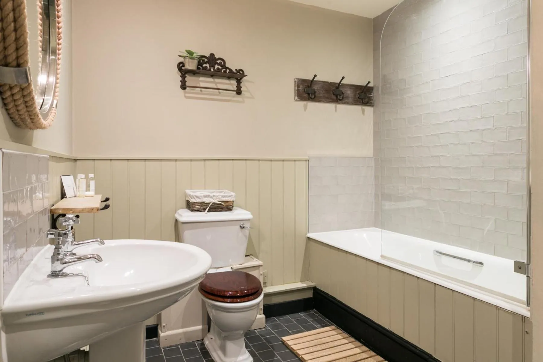 Bathroom in The Angel & Blue Pig