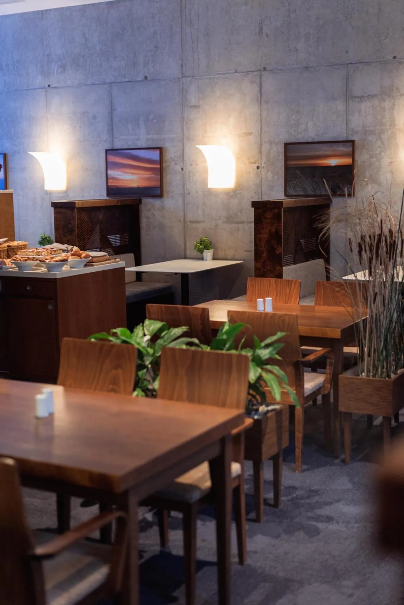 Restaurant/places to eat in Johan Design & SPA Hotel