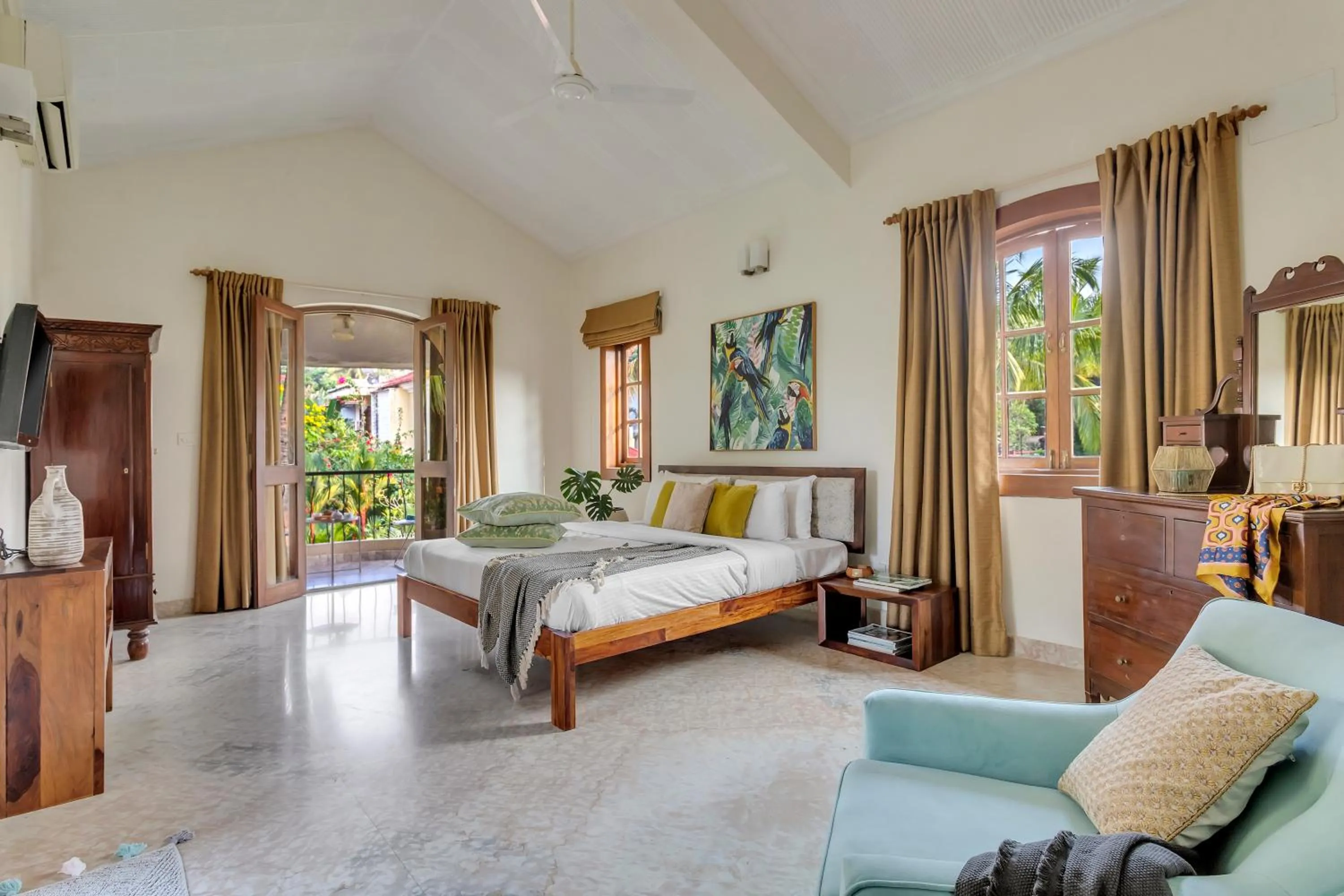 Bed in Aguada Anchorage - The Villa Resort, Candolim