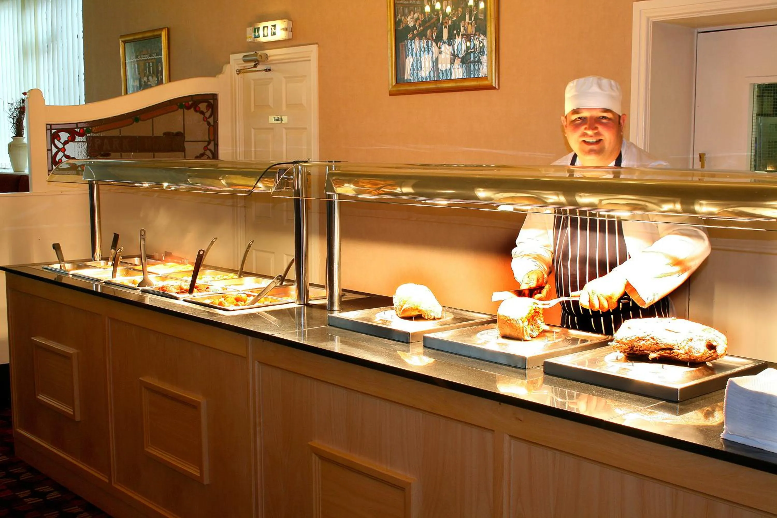 Restaurant/places to eat in Park Hotel