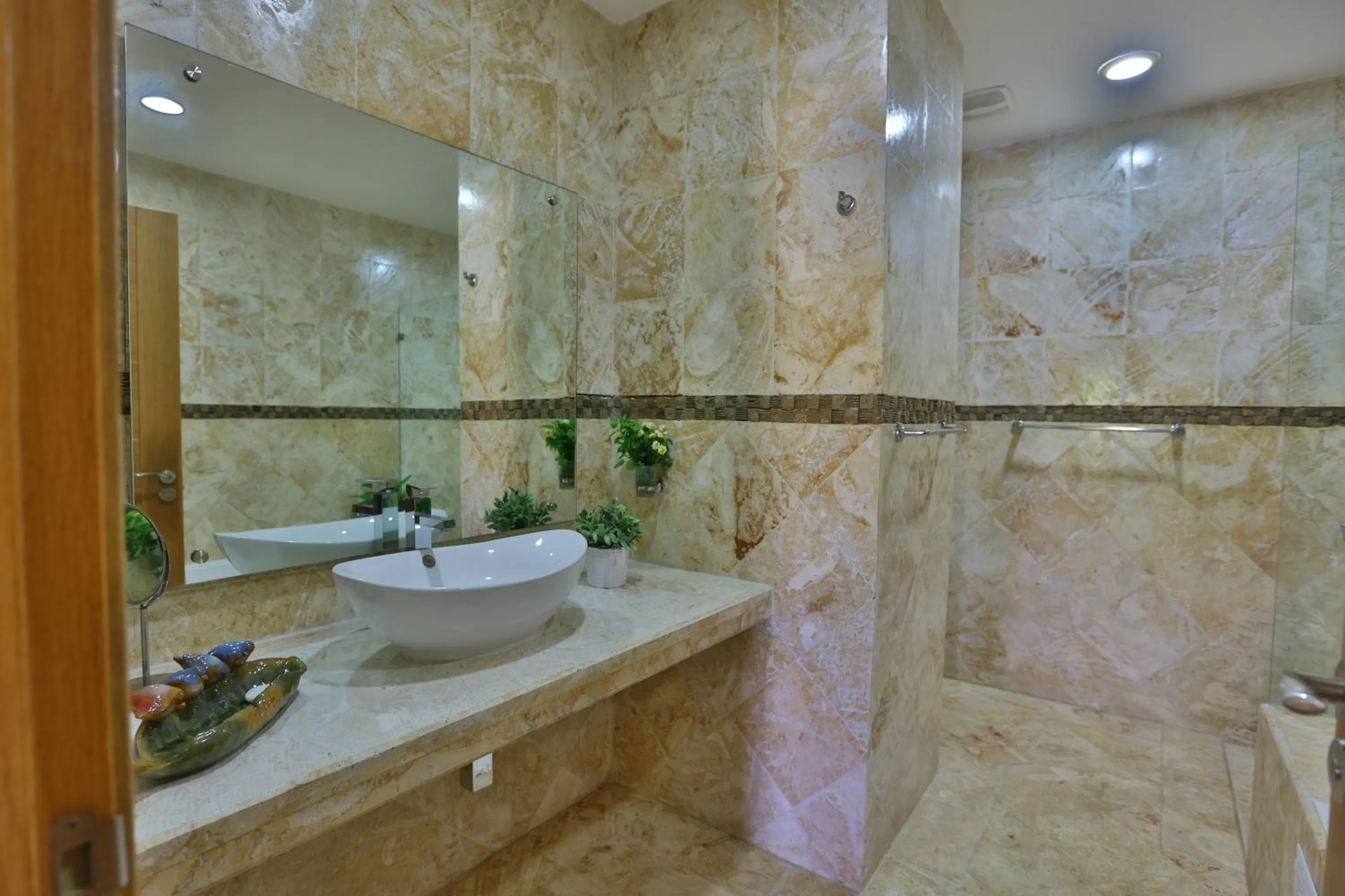 Sybaris Suites & Residences