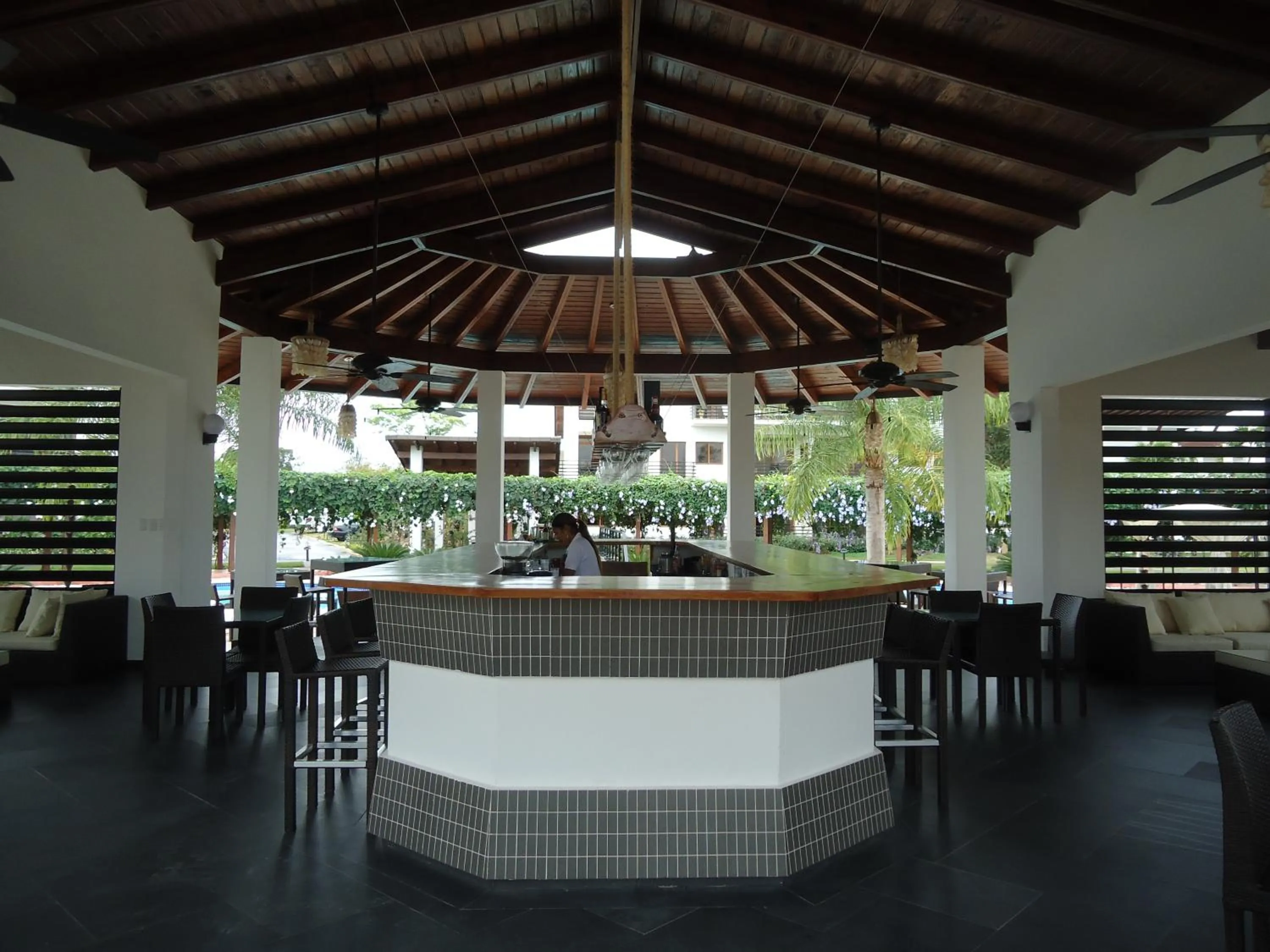 Restaurant/places to eat in Sybaris Suites & Residences