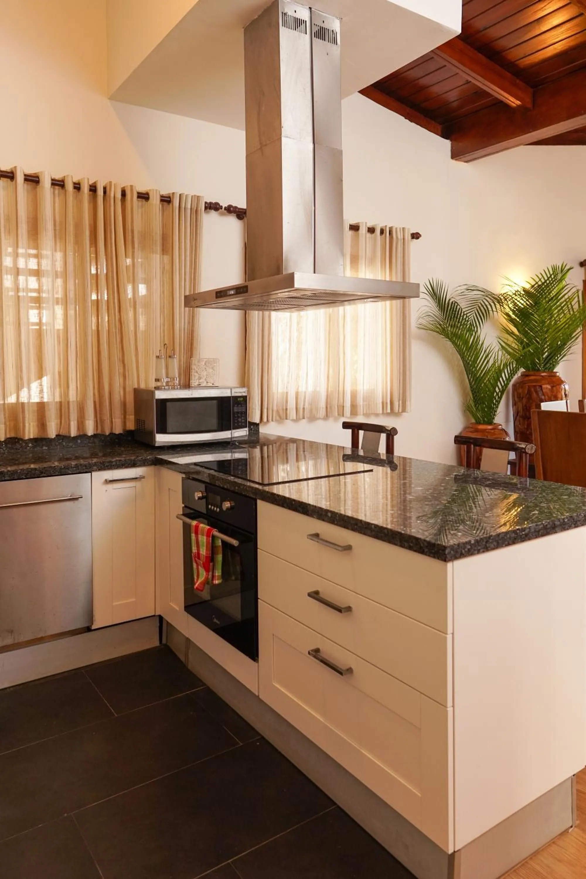 Sybaris Suites & Residences