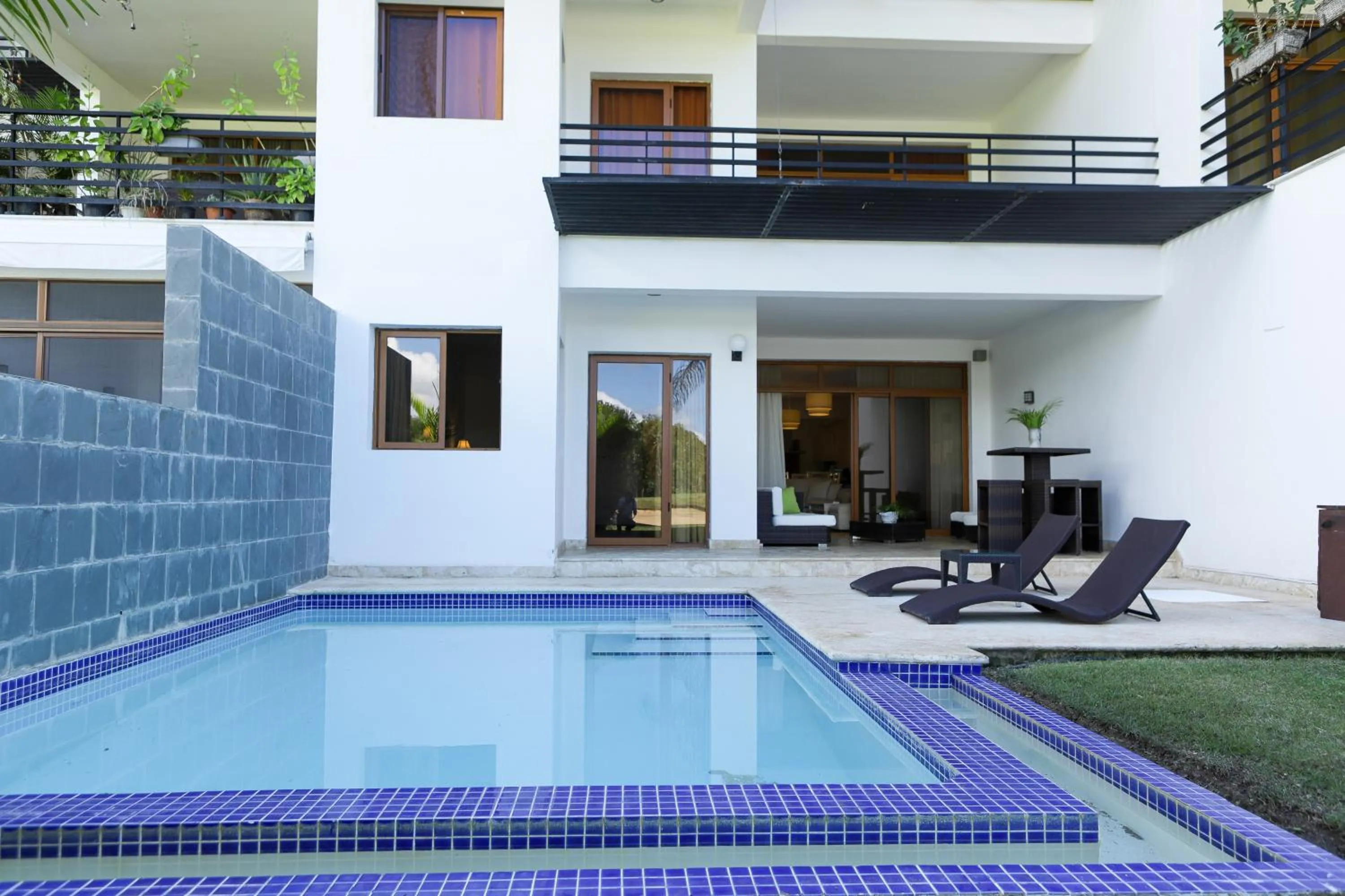 Sybaris Suites & Residences