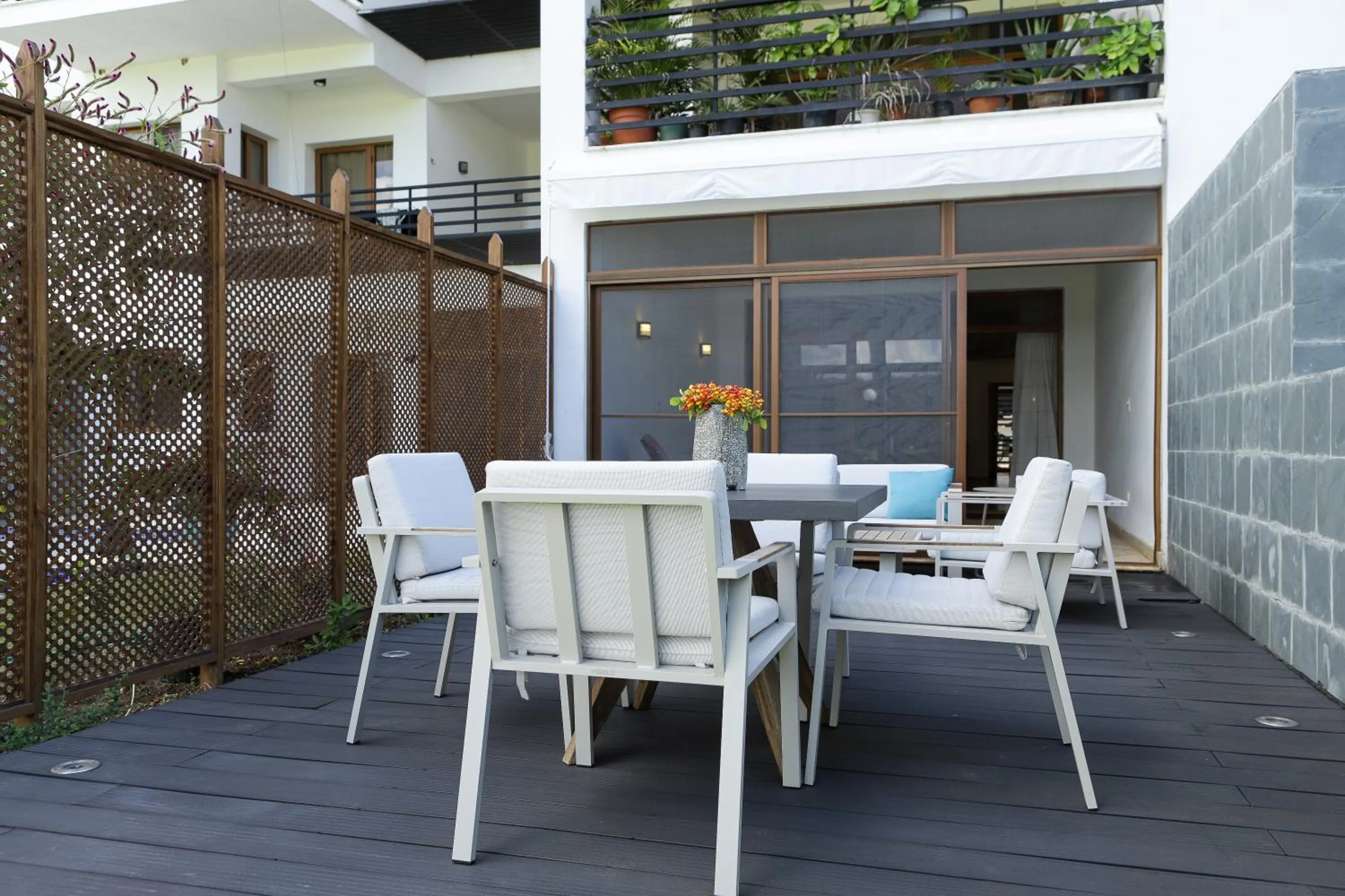 Sybaris Suites & Residences