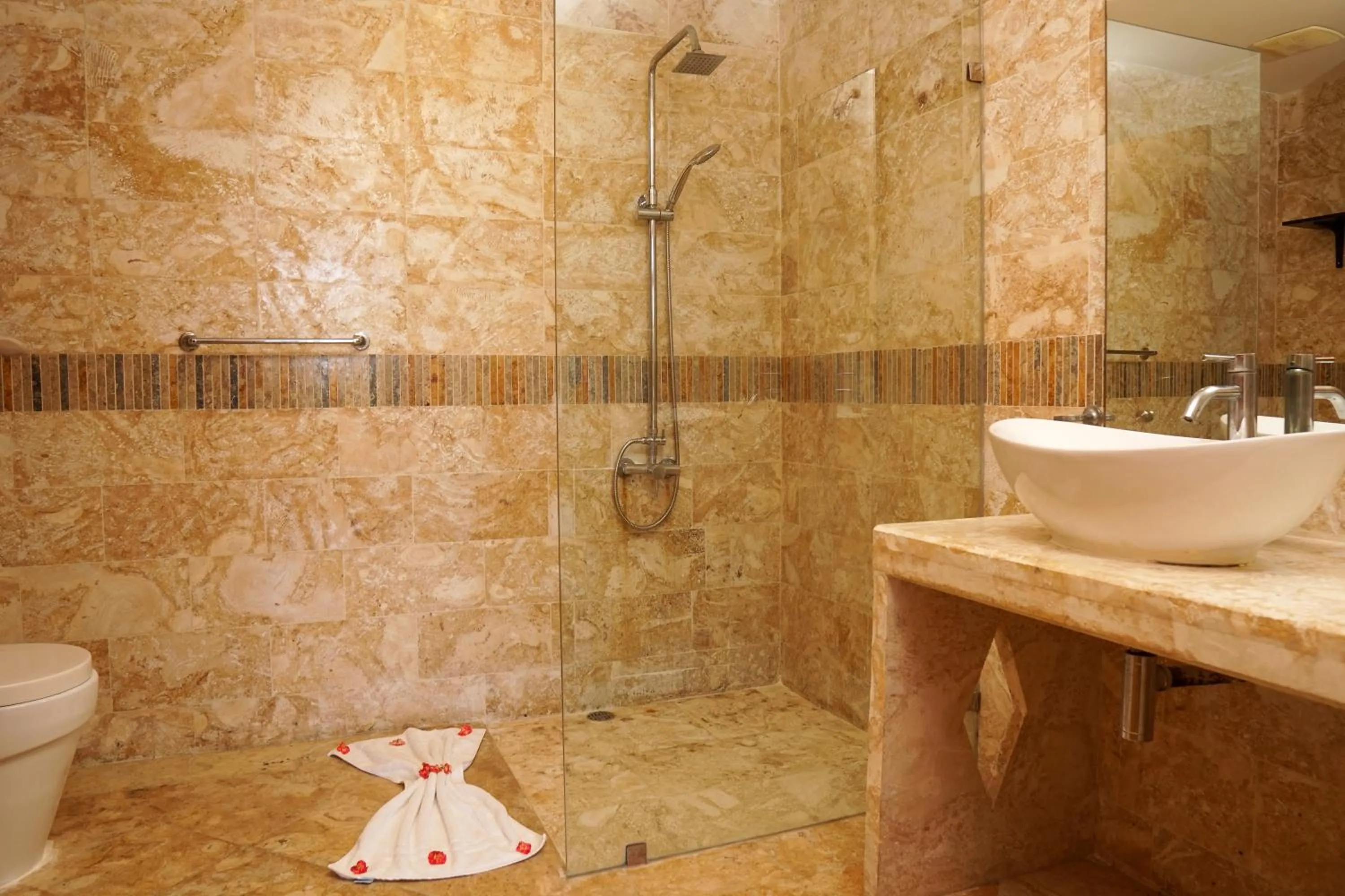 Sybaris Suites & Residences