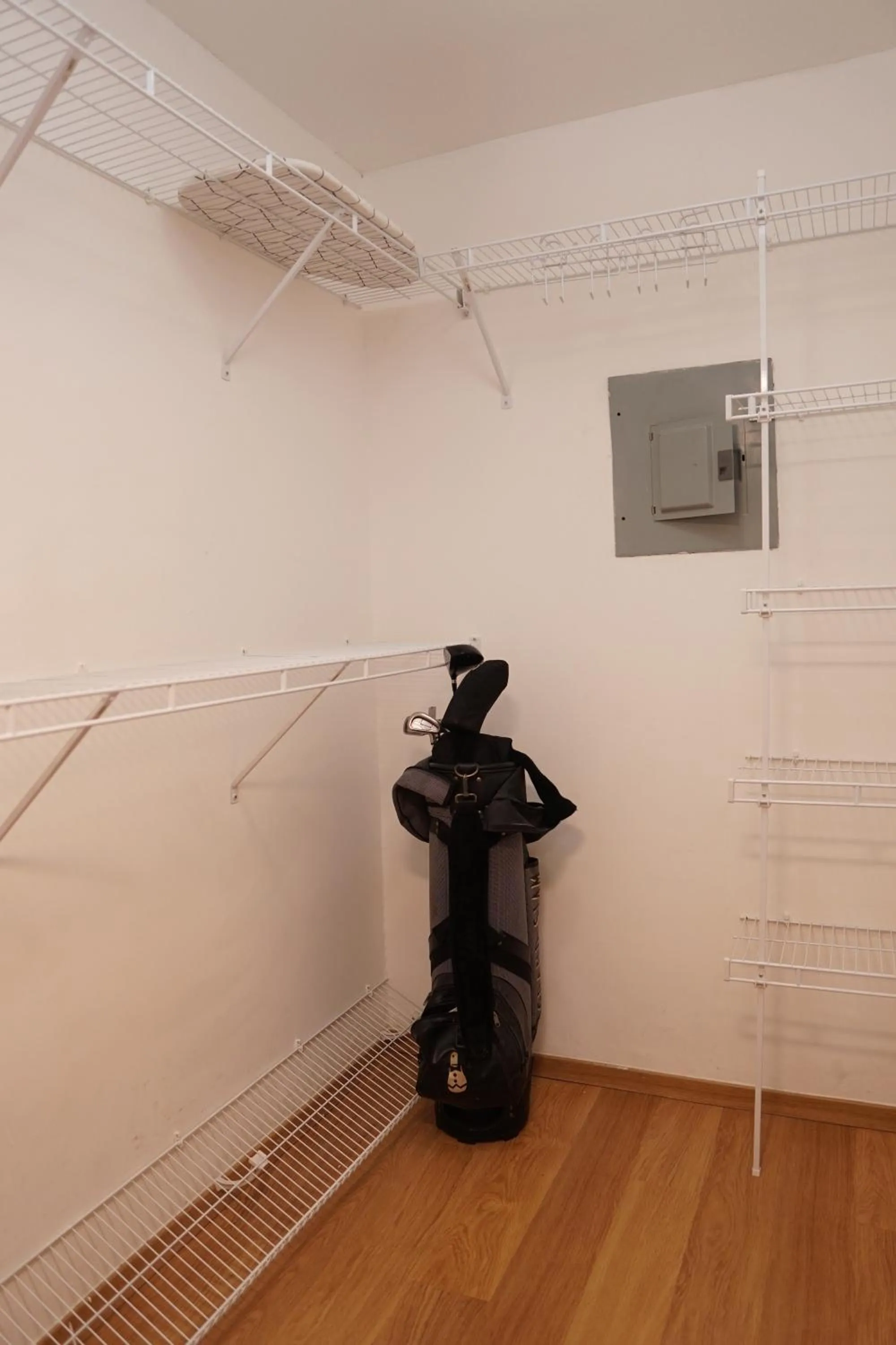 Sybaris Suites & Residences