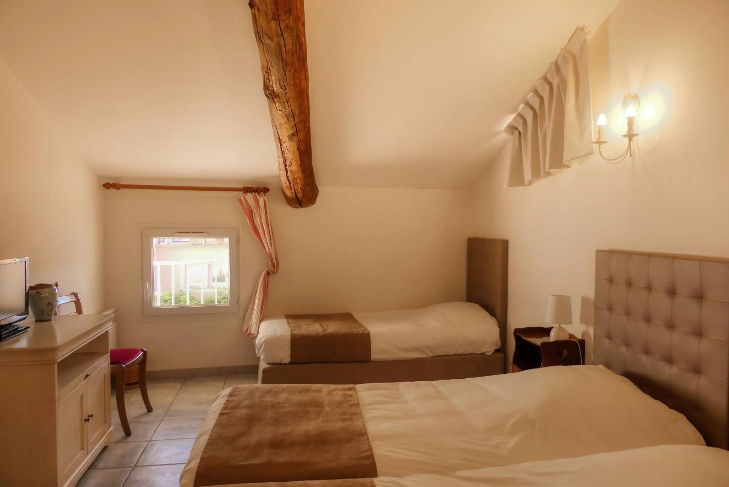 Family, Bed in Logis Hôtel La Bastide des Monges