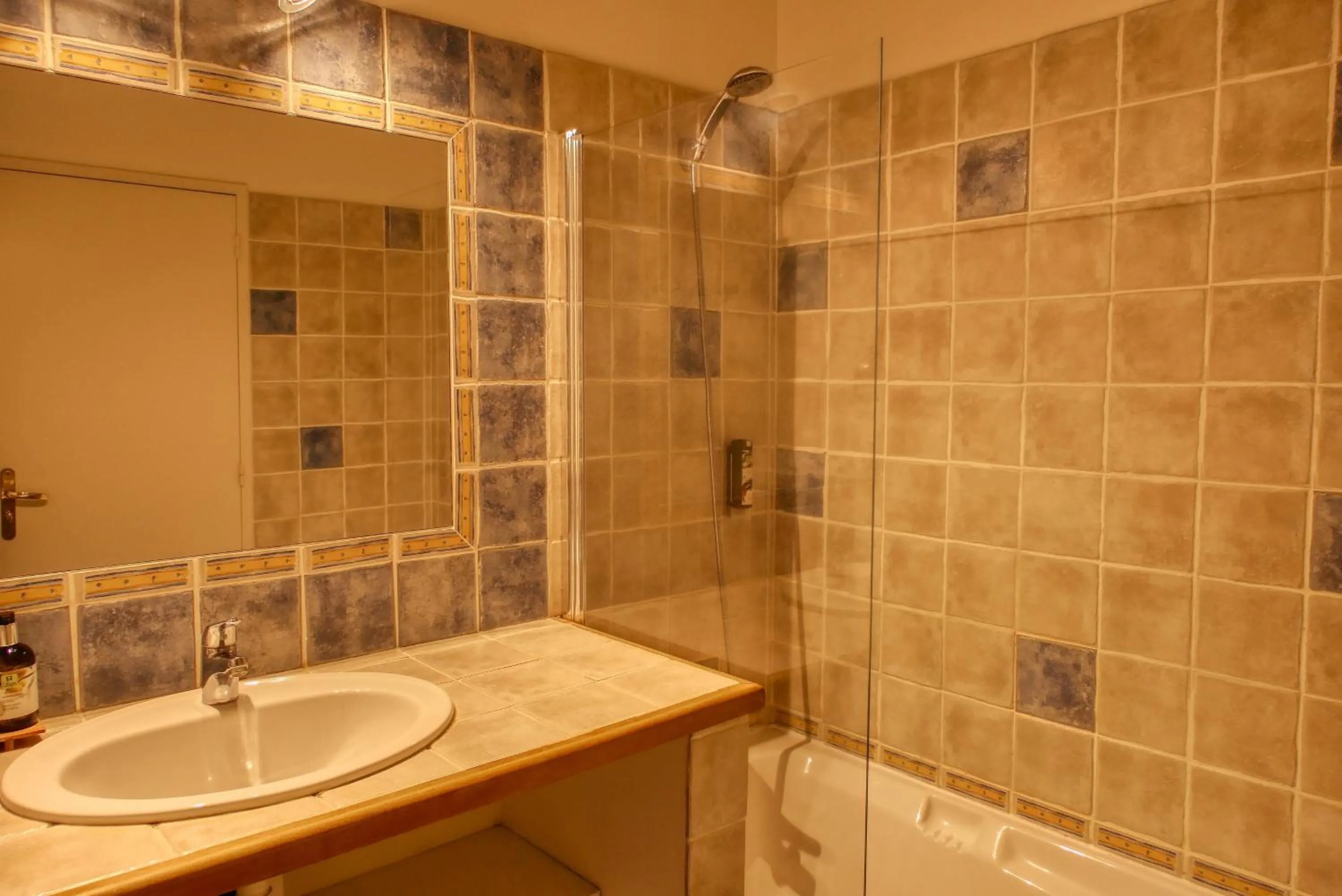 Bathroom in Logis Hôtel La Bastide des Monges