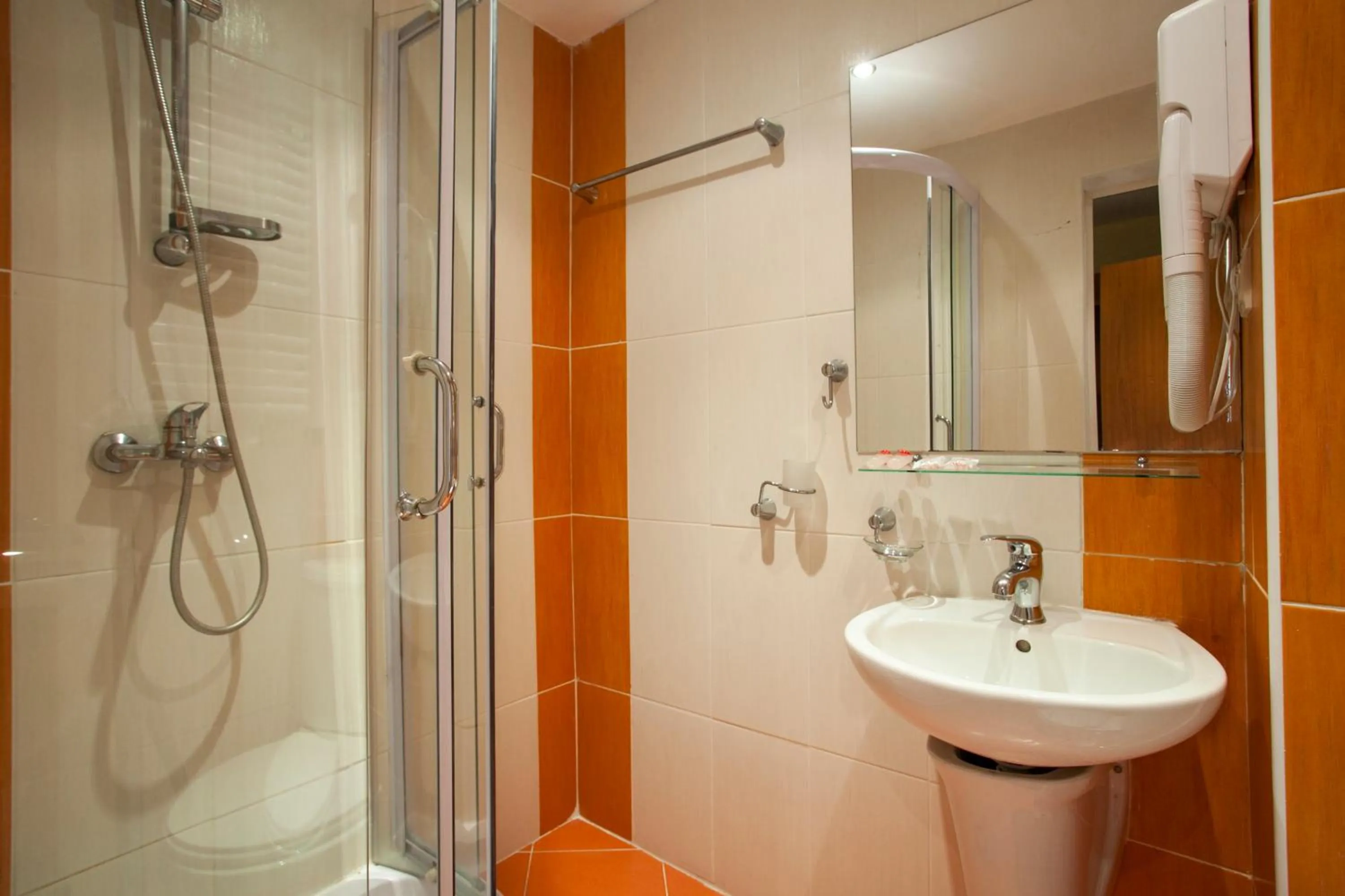 Bathroom in Relax Coop Hotel