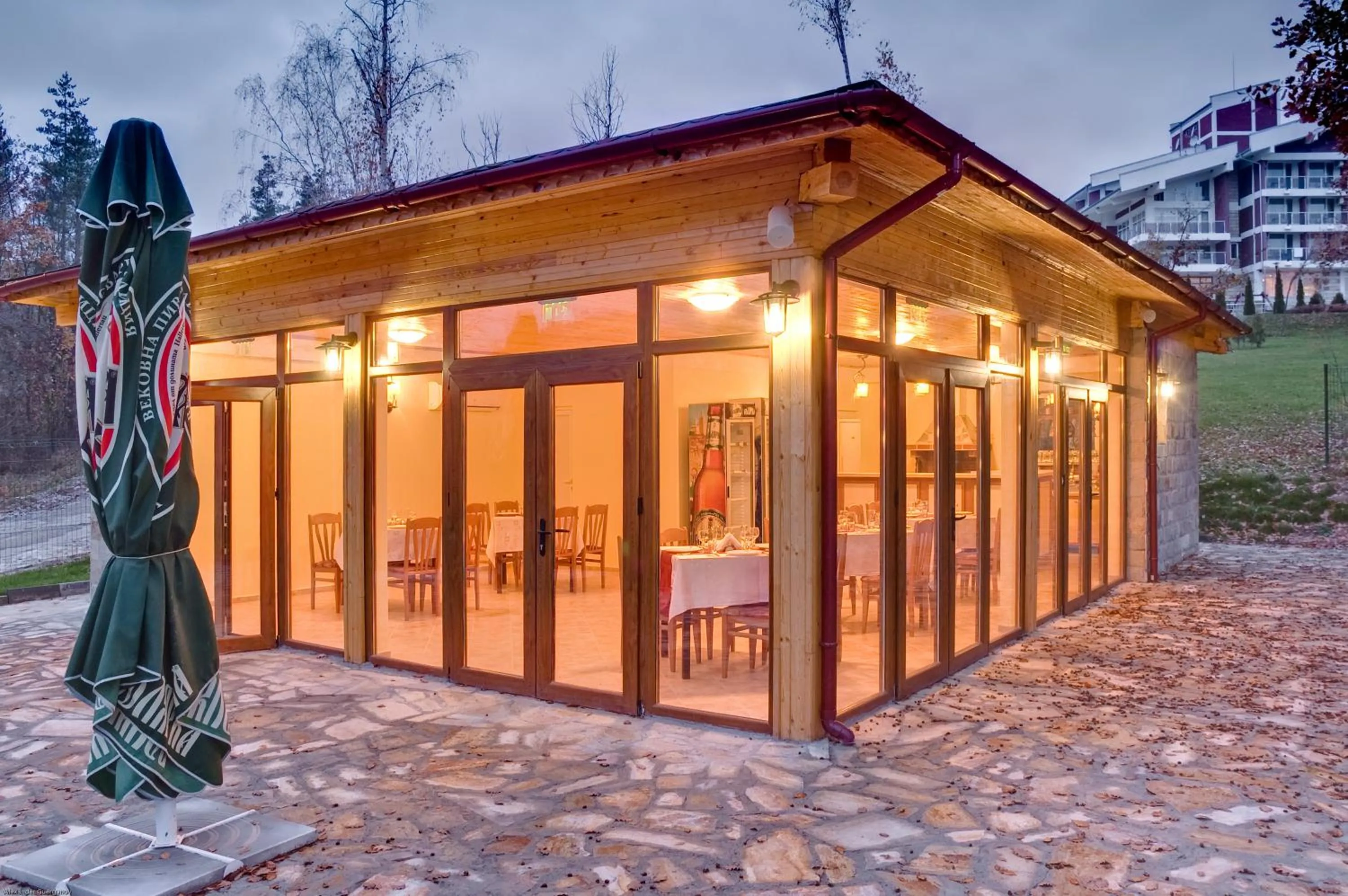 Restaurant/places to eat in Relax Coop Hotel