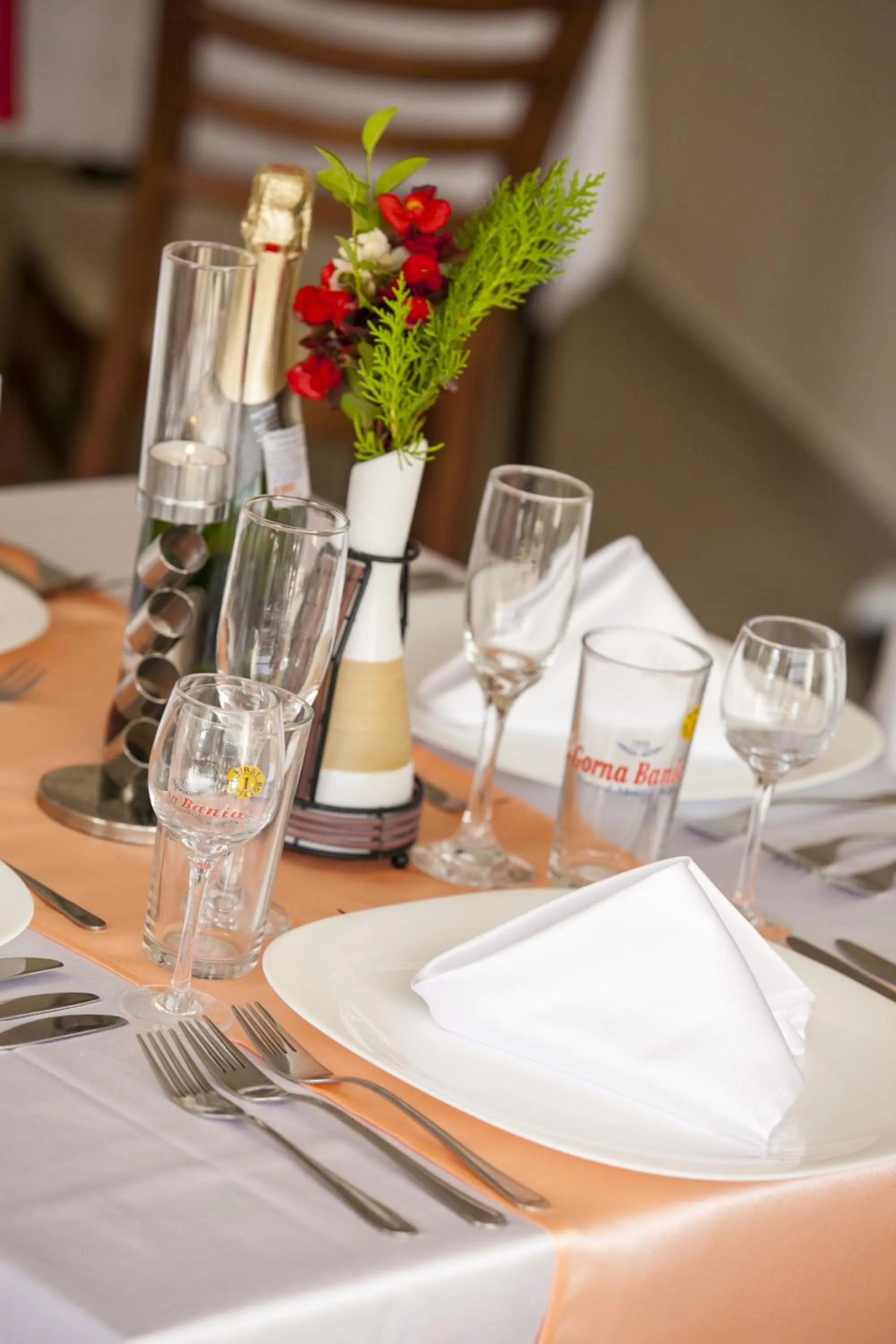 Restaurant/places to eat in Relax Coop Hotel