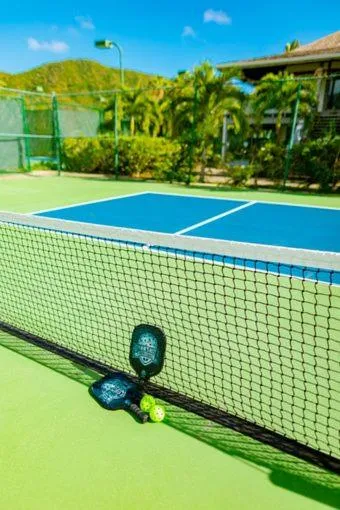 Tennis court in Carlisle Bay
