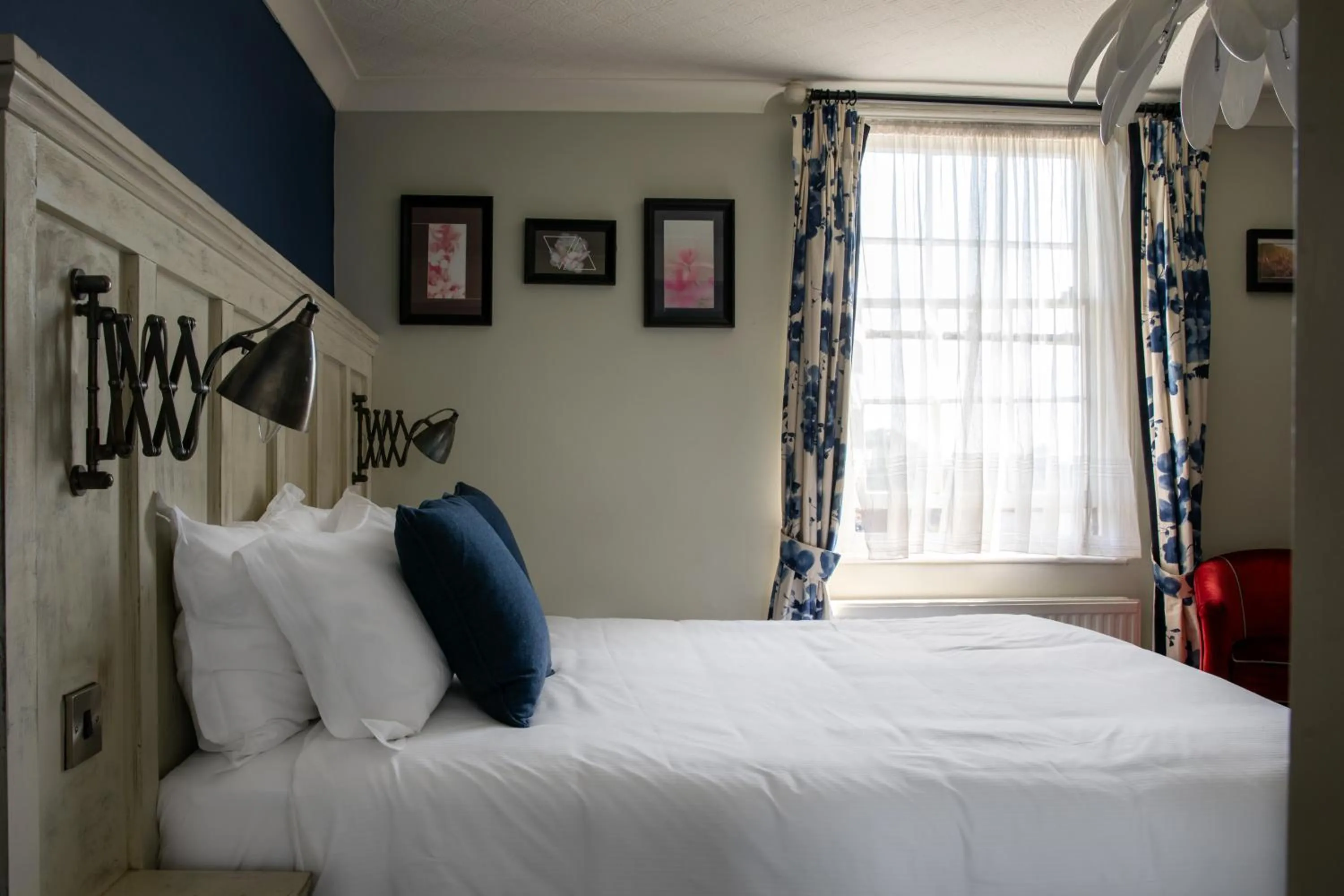 Bedroom, Bed in The White Lion