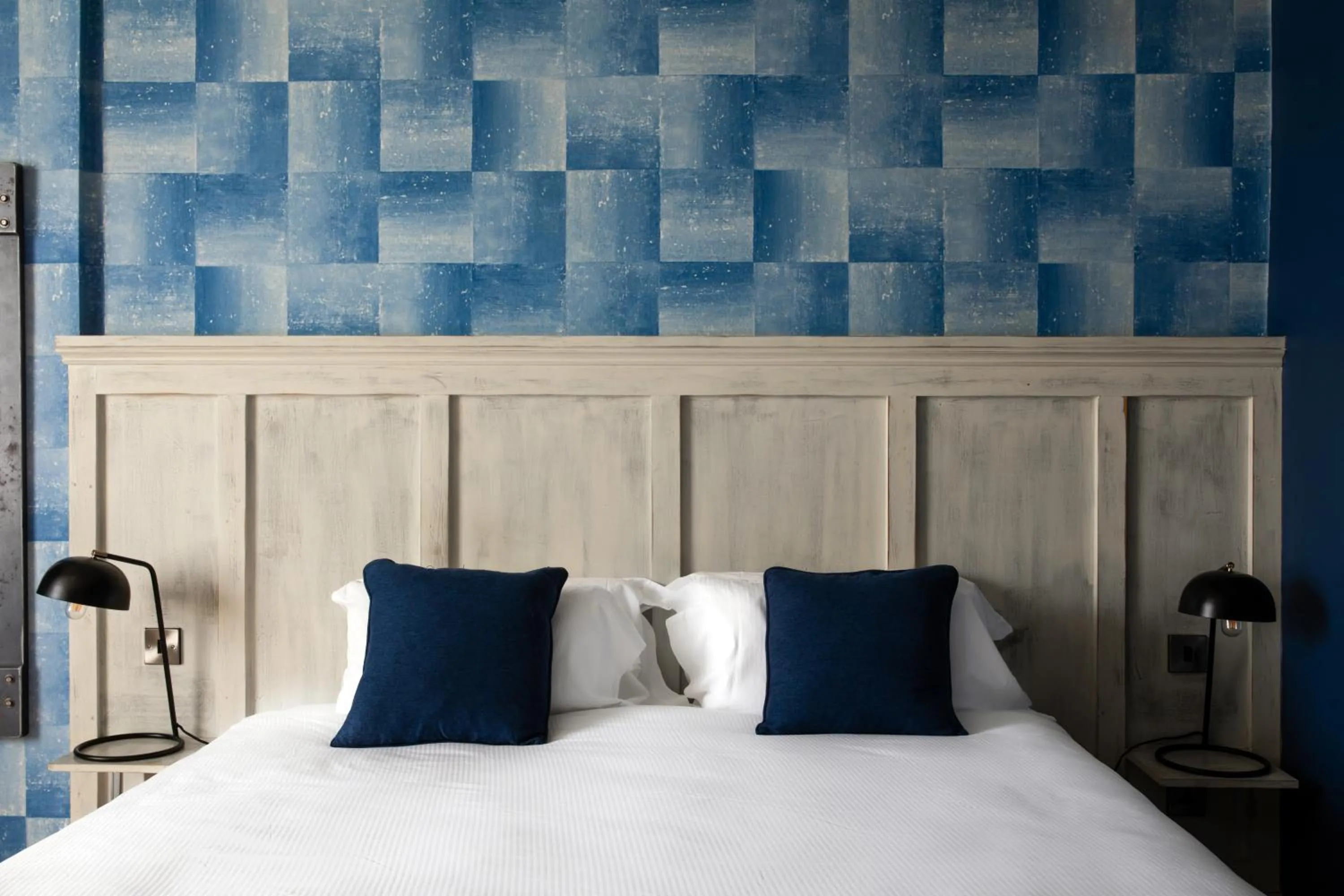 Bedroom, Bed in The White Lion