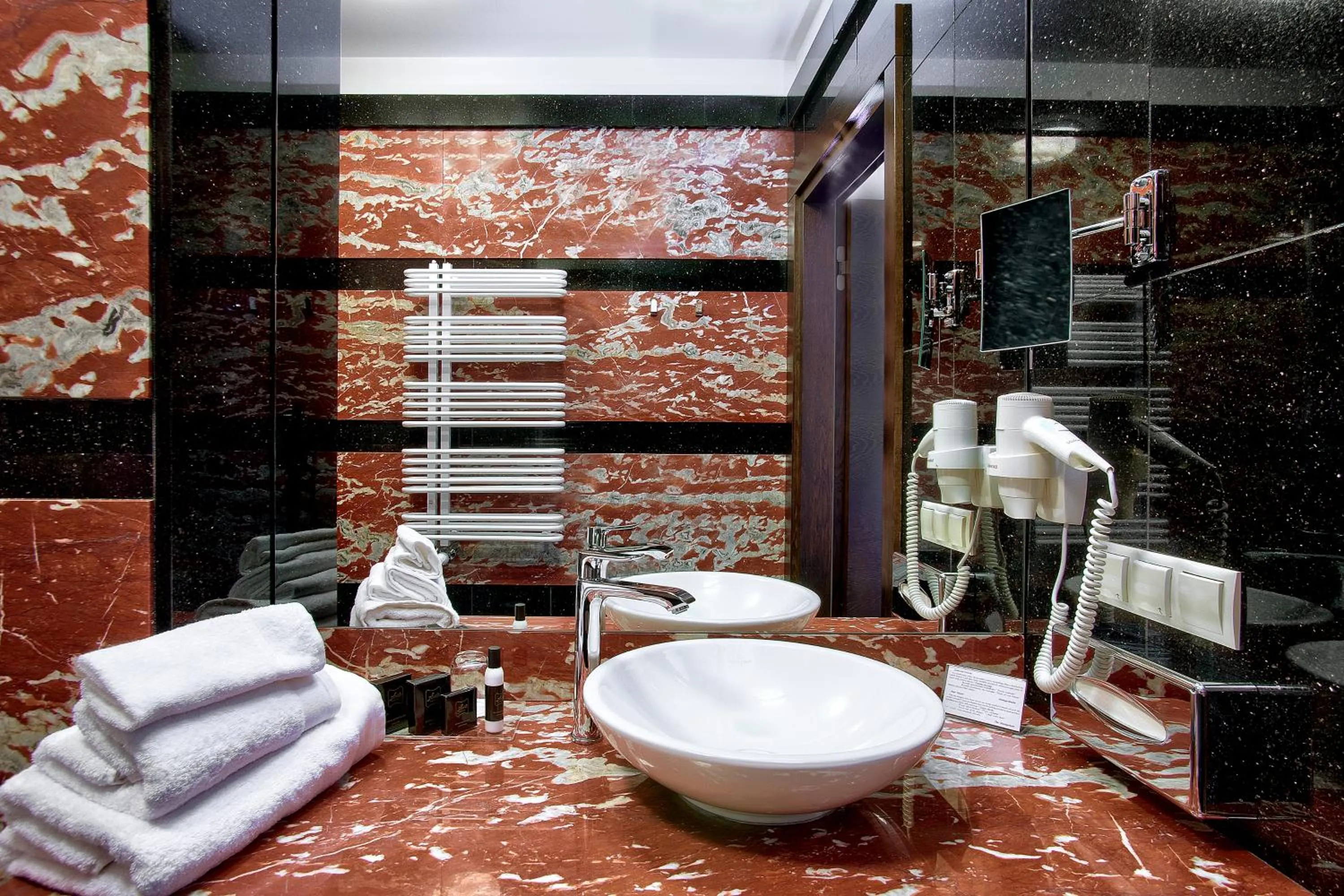 Bathroom in BoutiqueHotel Aristo