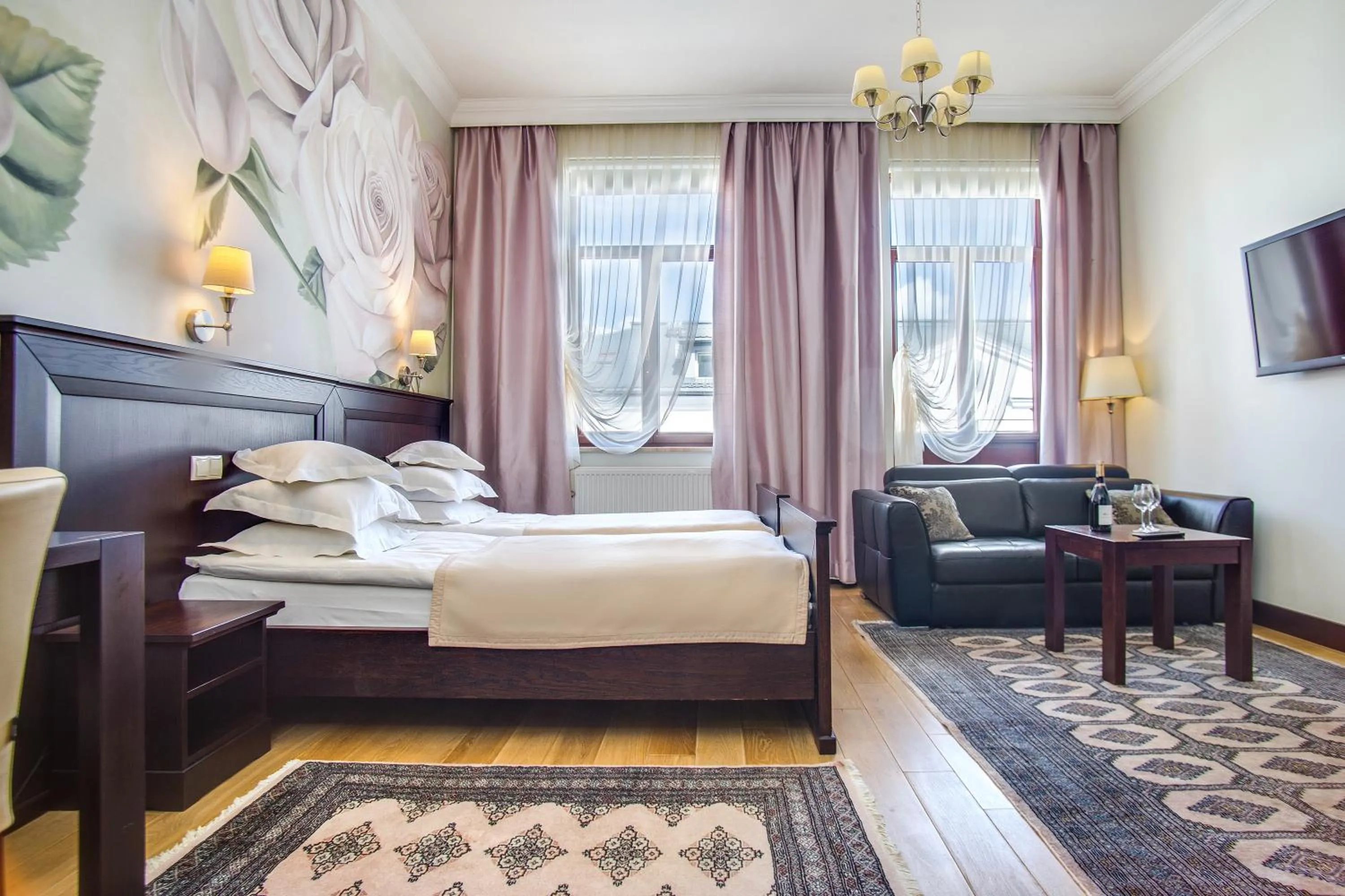 Photo of the whole room, Bed in BoutiqueHotel Aristo